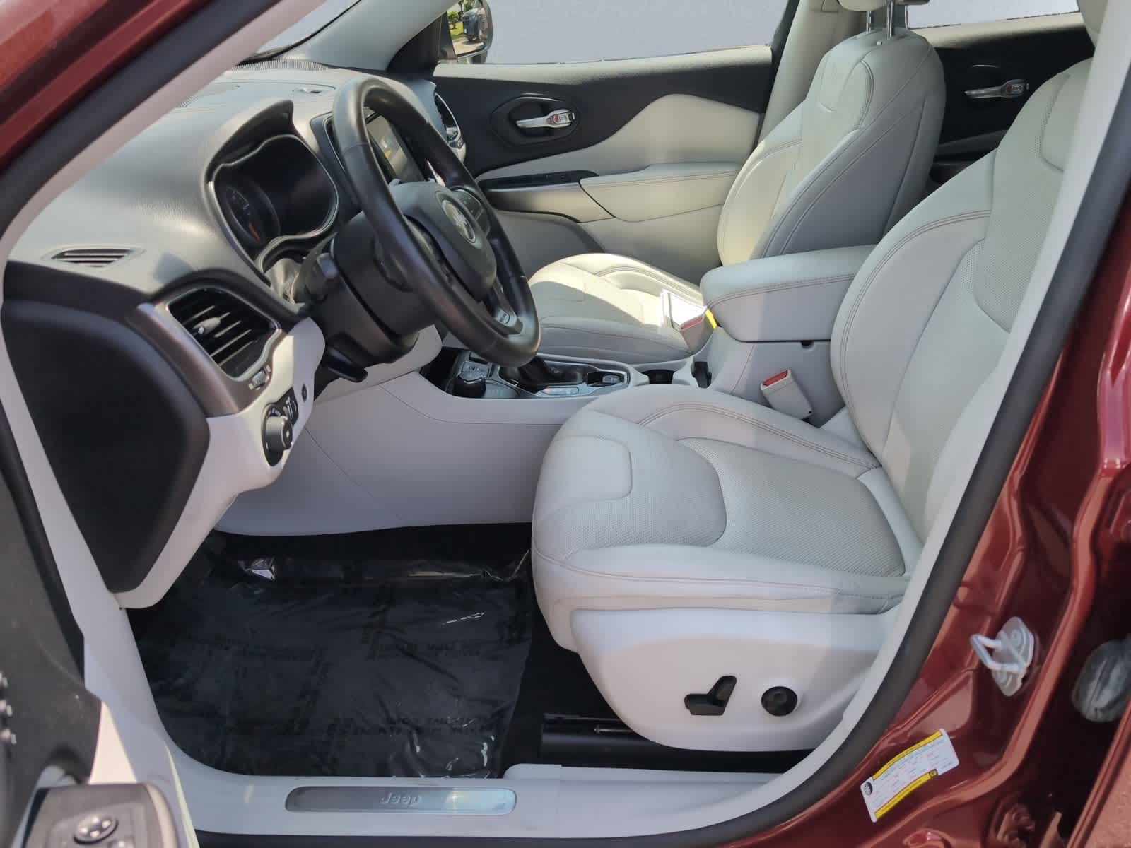 used 2020 Jeep Cherokee car, priced at $17,298