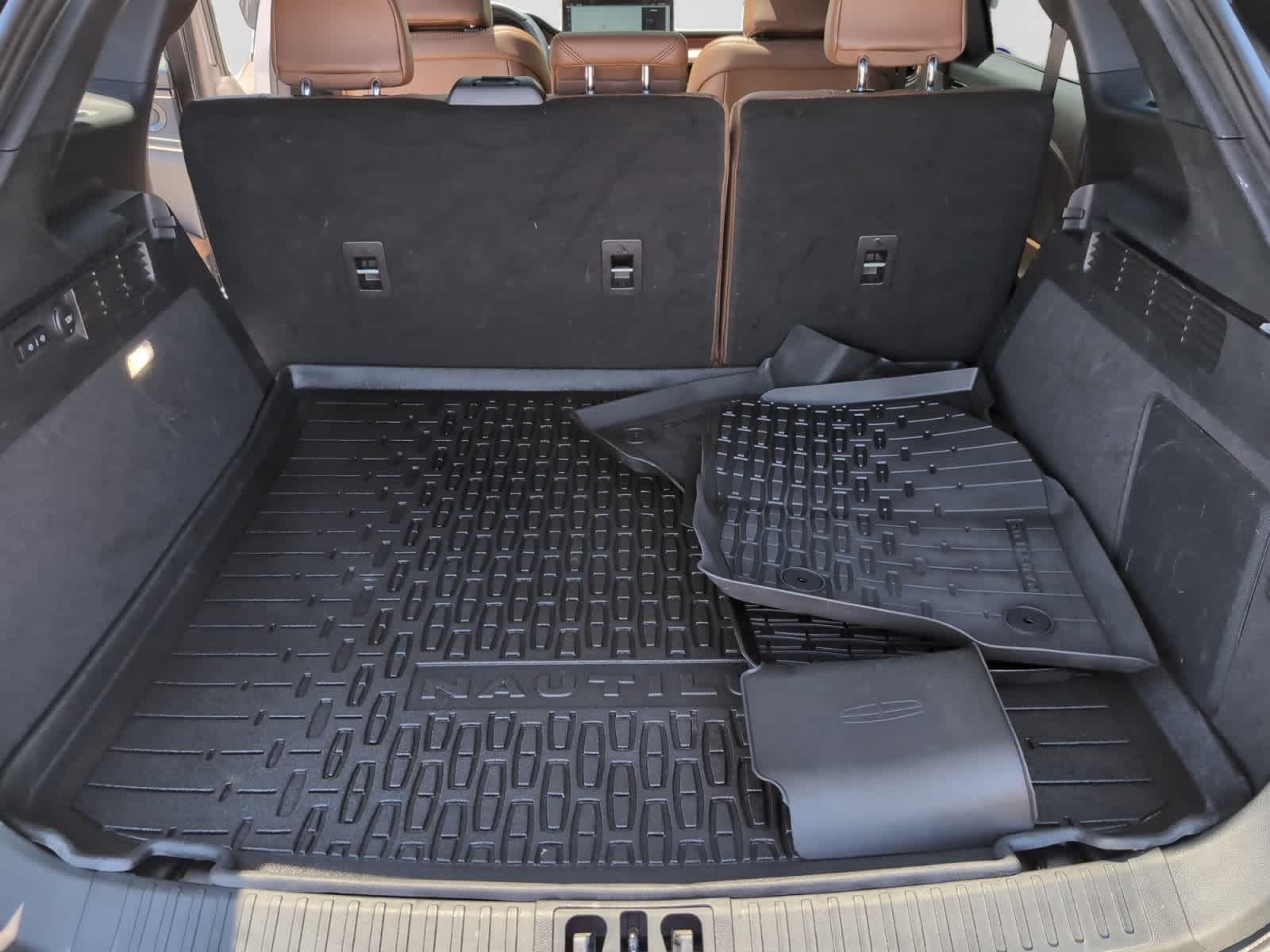 used 2023 Lincoln Nautilus car, priced at $35,998