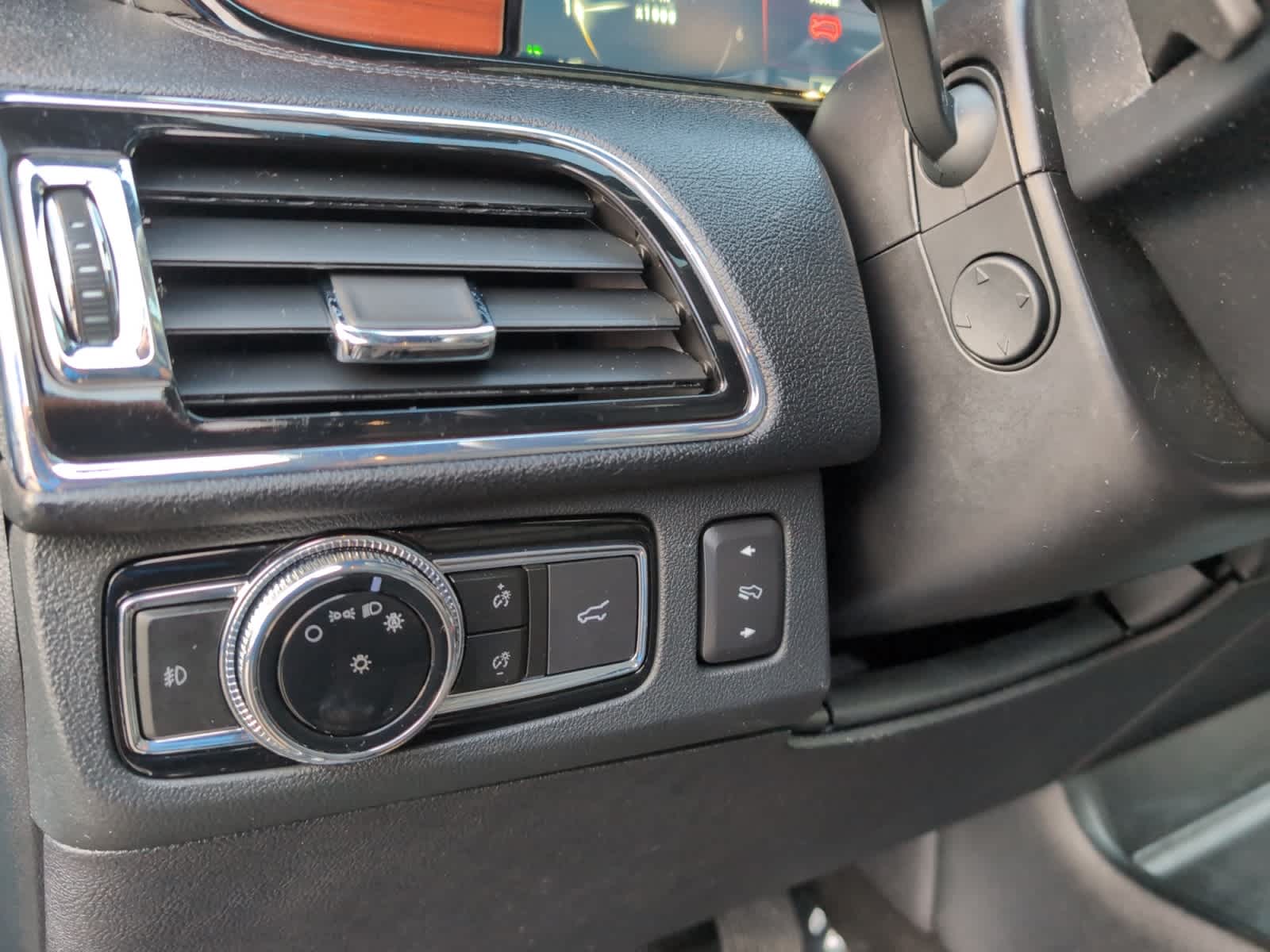 used 2021 Lincoln Navigator car, priced at $45,998