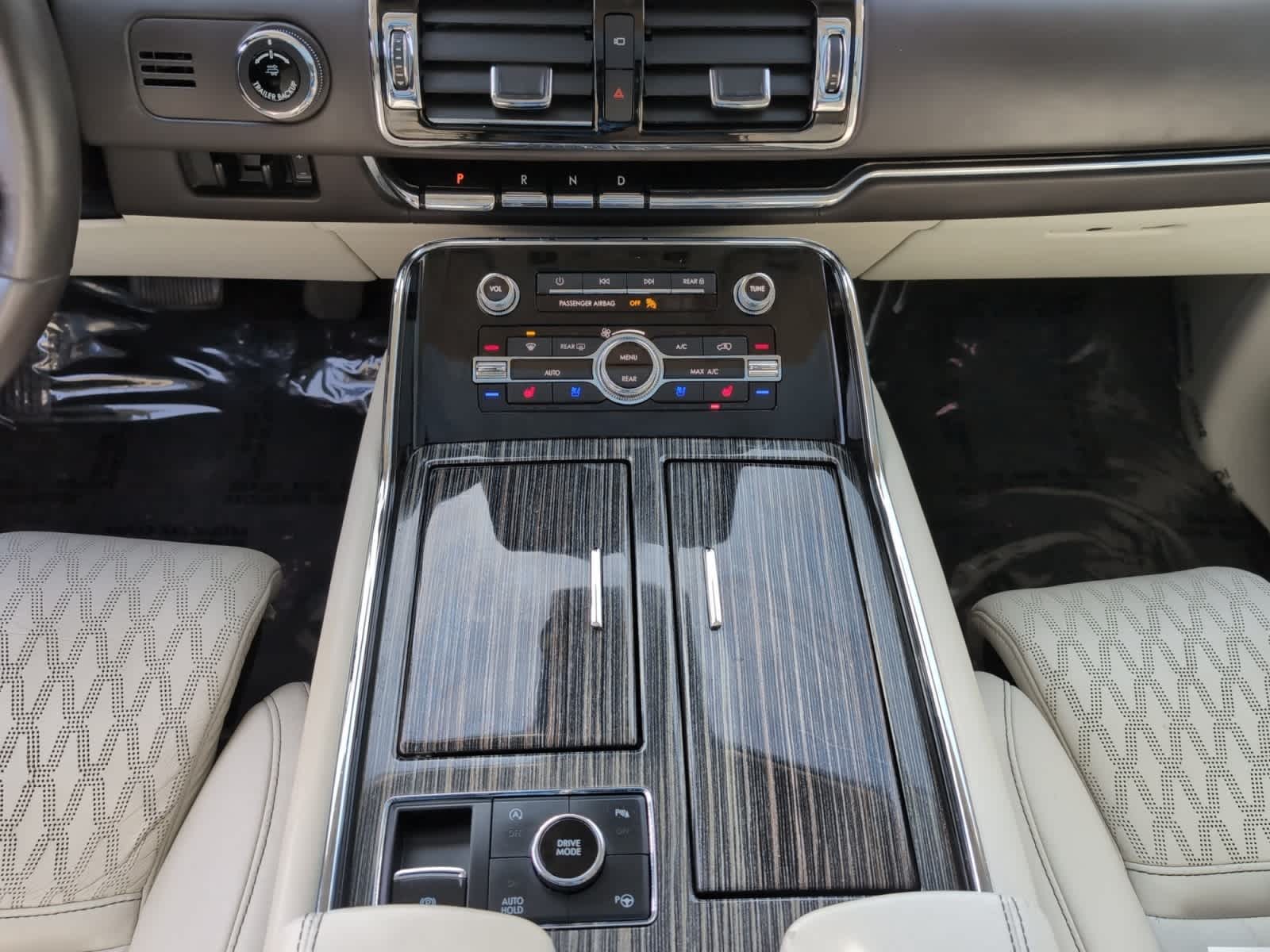 used 2021 Lincoln Navigator car, priced at $45,598