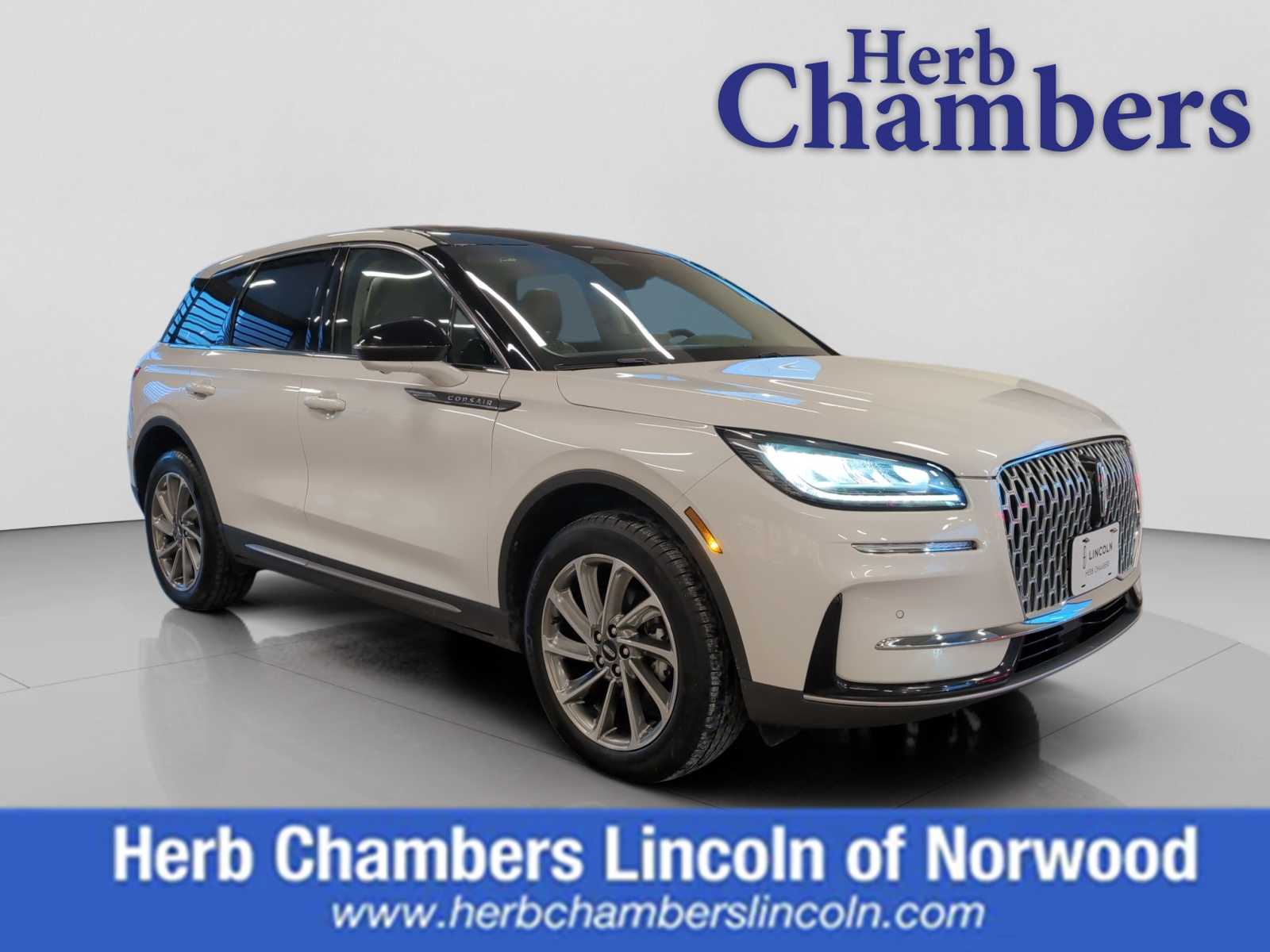 2023 Lincoln Corsair Base's photo