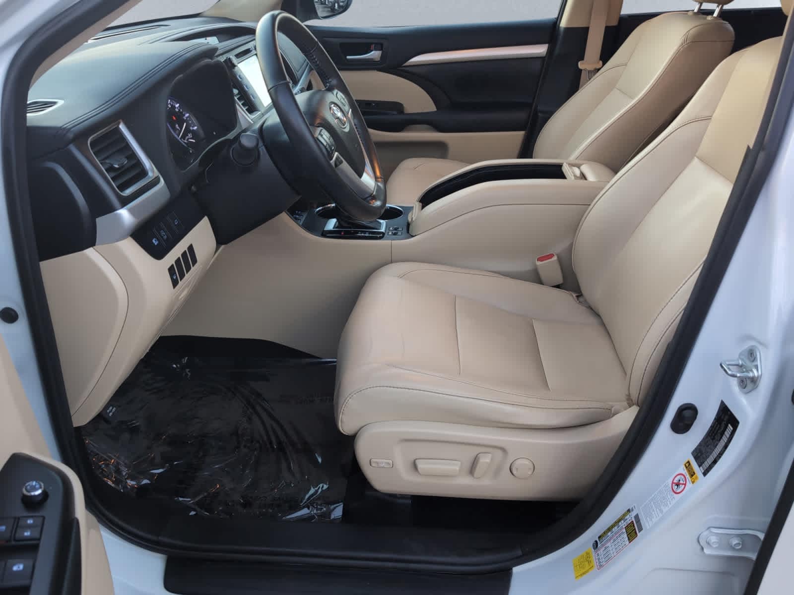 used 2018 Toyota Highlander car, priced at $23,998