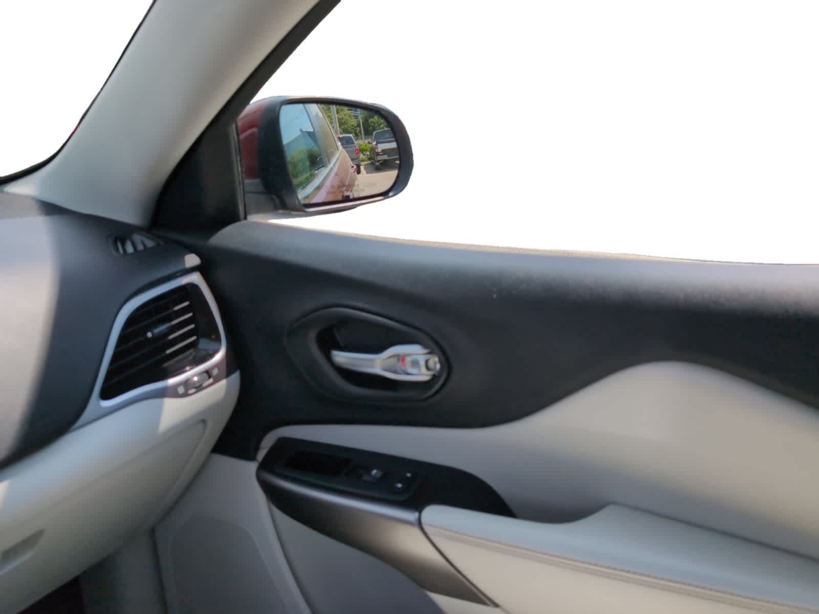 used 2020 Jeep Cherokee car, priced at $17,298