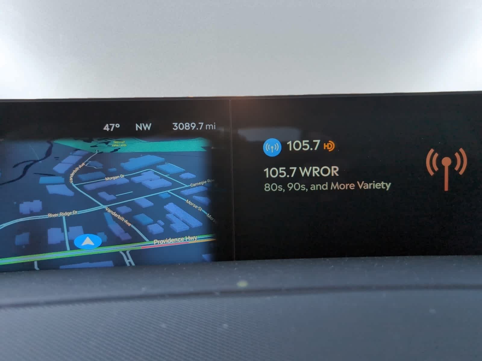 used 2025 Lincoln Navigator car, priced at $98,498