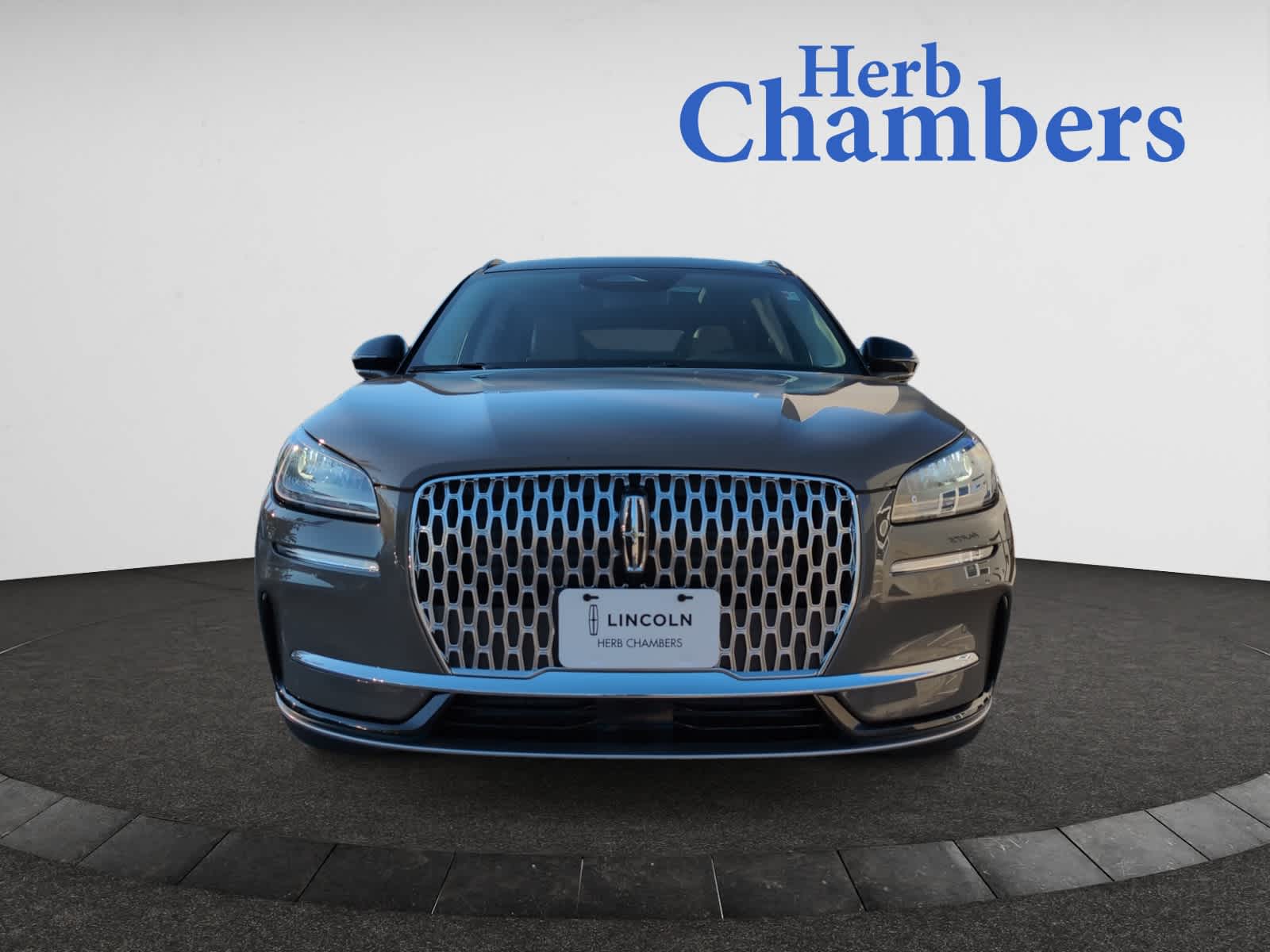 2025 Lincoln Corsair Premiere photo 2