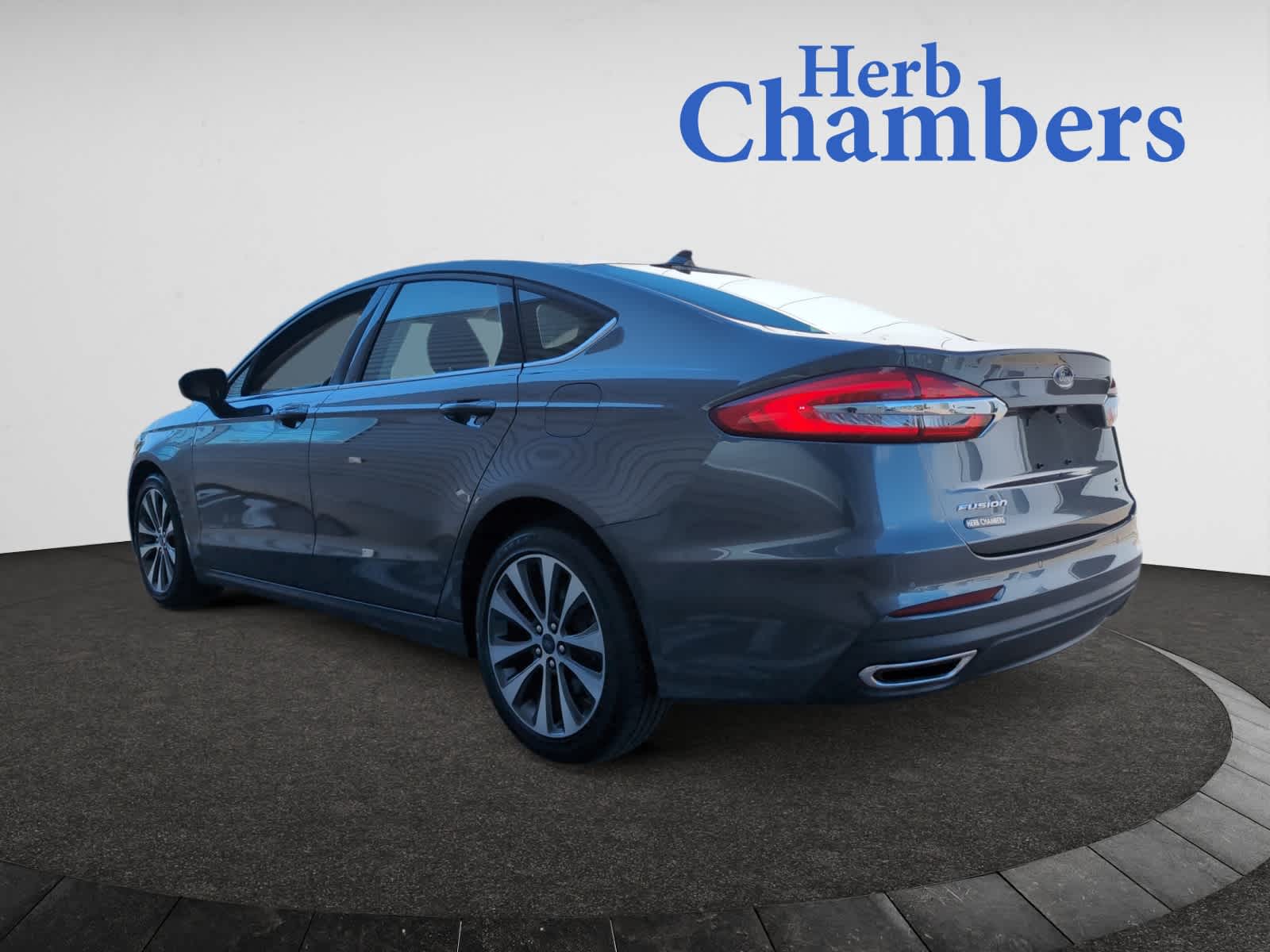 2020 Ford Fusion SE photo 3