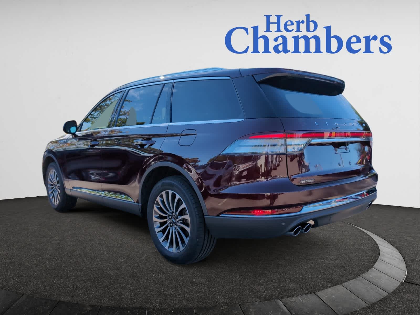 2022 Lincoln Aviator Standard photo 3