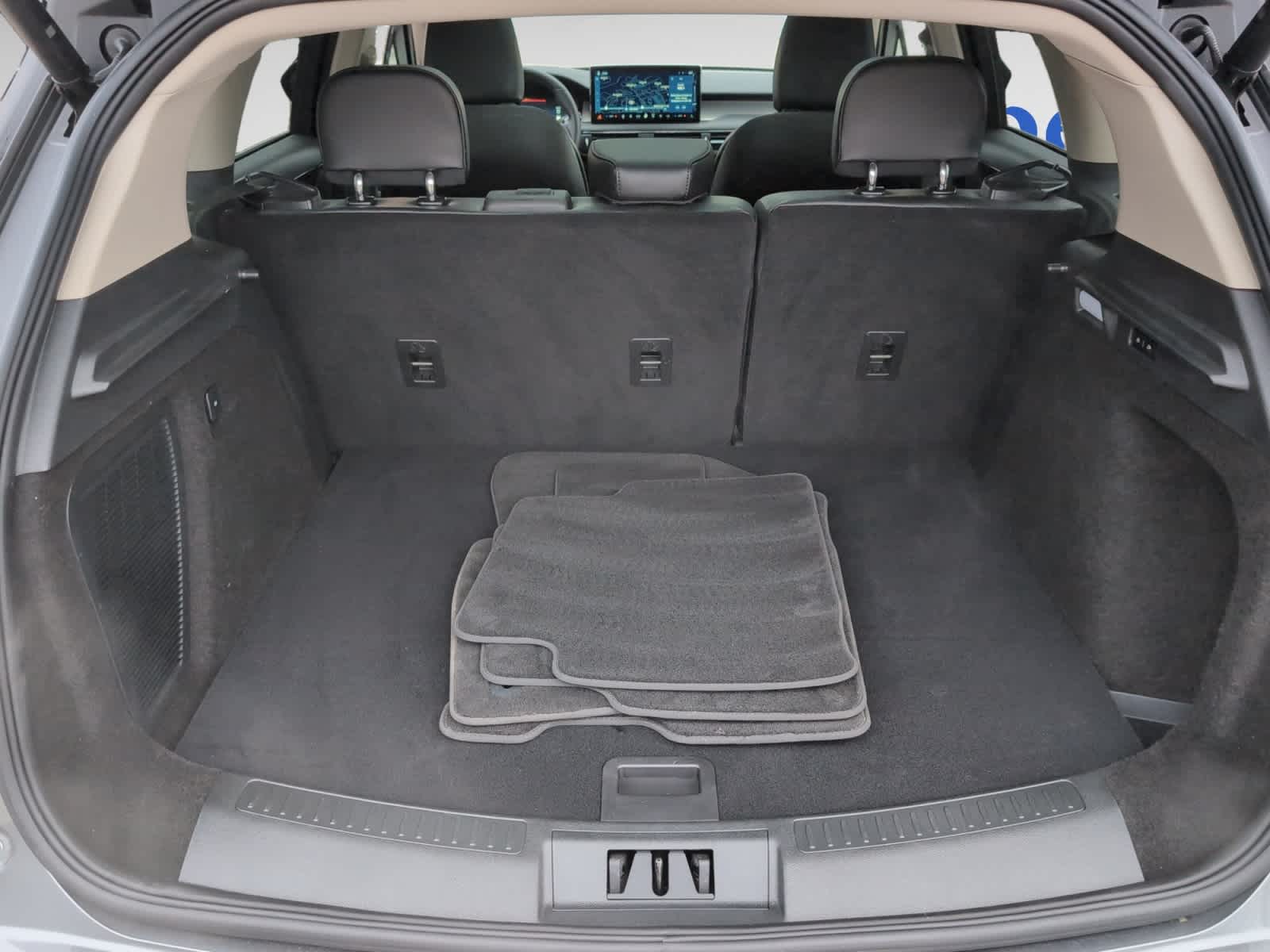 2025 Lincoln Corsair Premiere photo 4