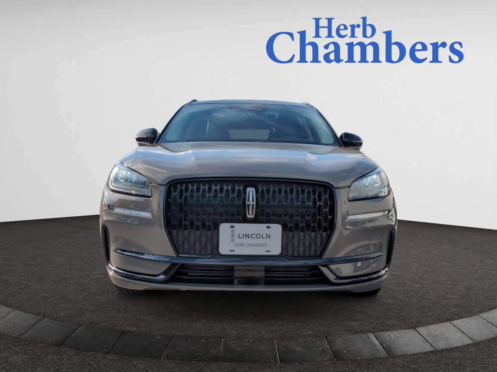 2025 Lincoln Corsair Premiere photo 2