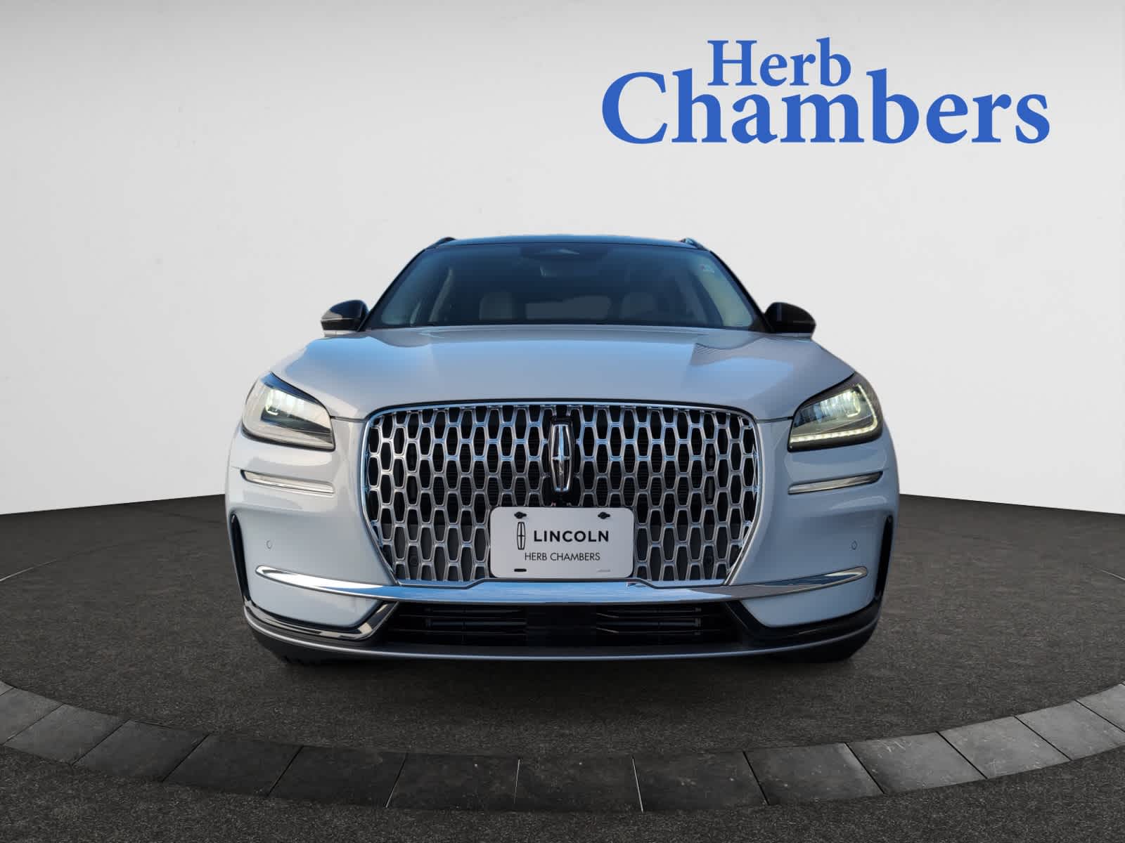 2025 Lincoln Corsair Premiere photo 2