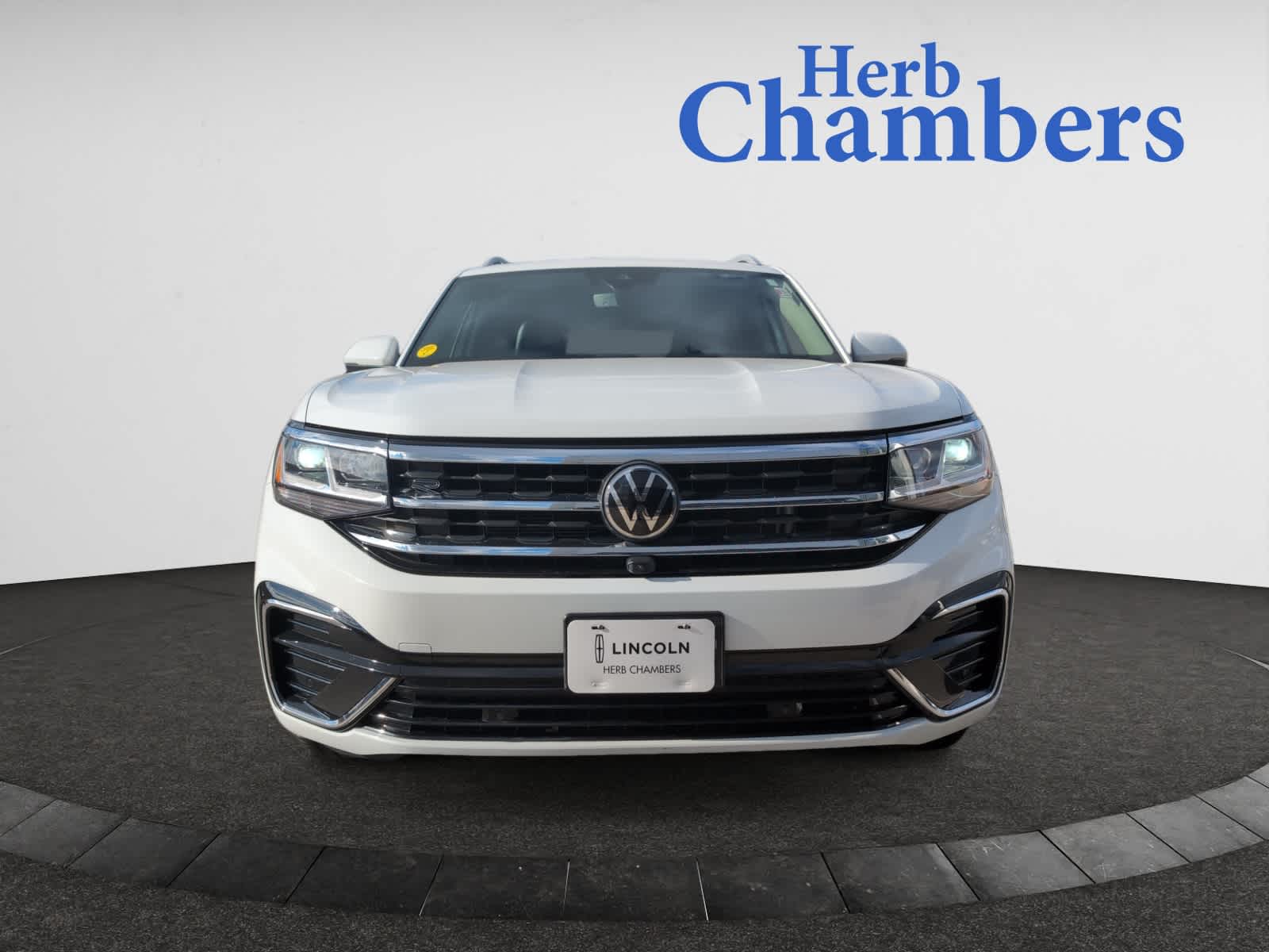 2022 Volkswagen Atlas V6 SEL Premium R-Line photo 2