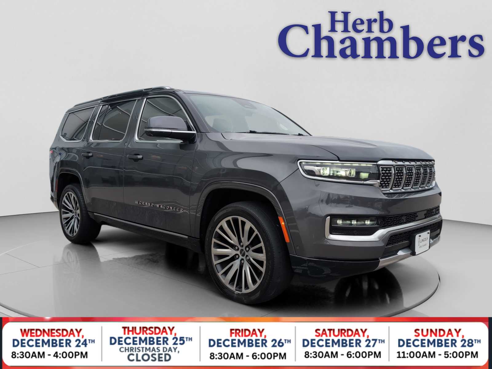 2022 Jeep Grand Wagoneer Series III's photo