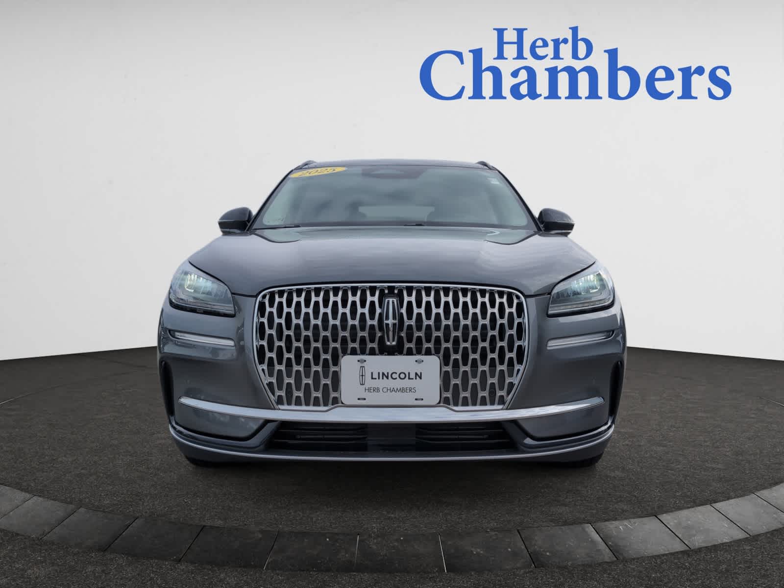 2025 Lincoln Corsair Premiere photo 2