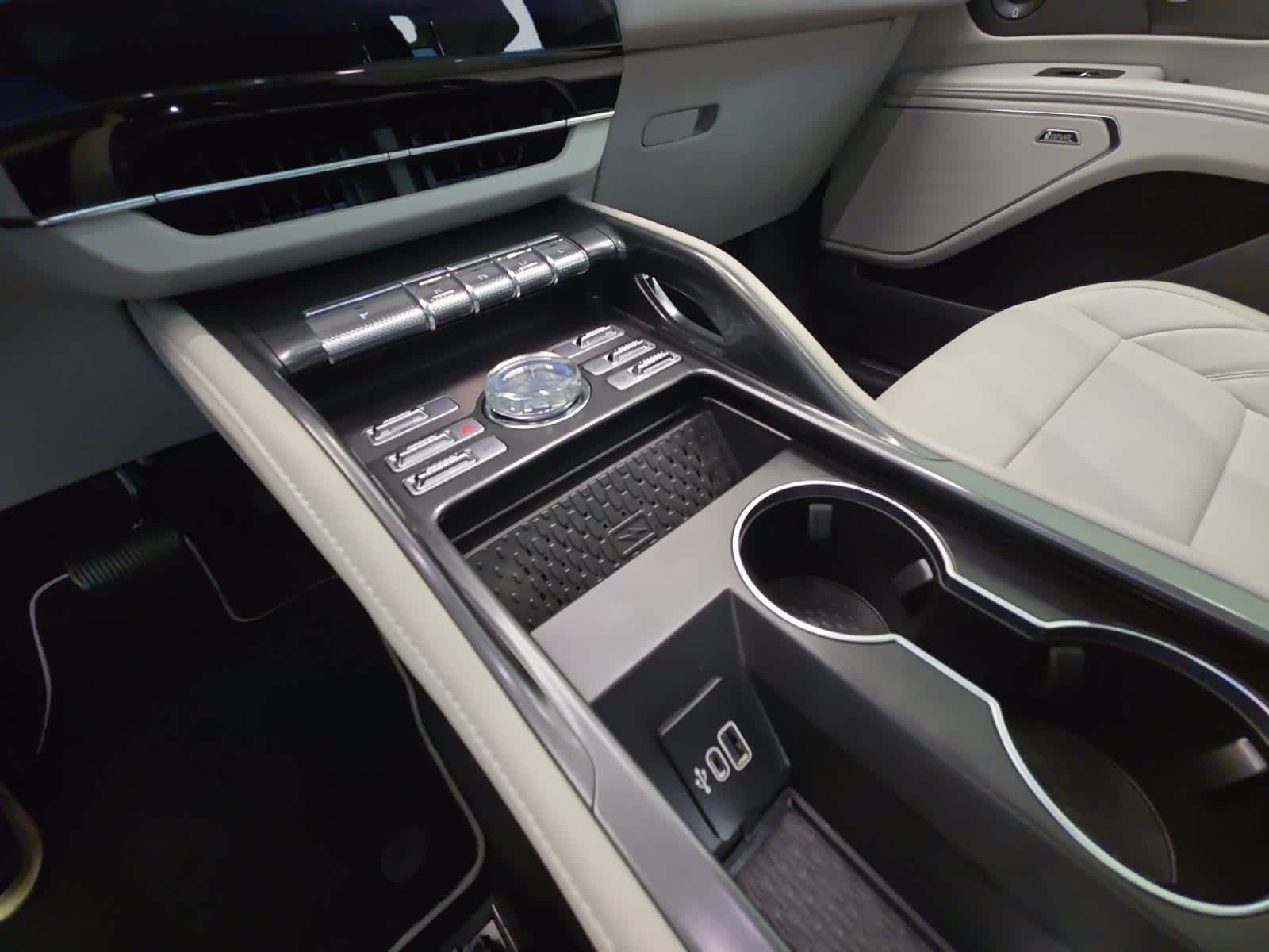 2026 Lincoln Nautilus Premiere - Photo 17
