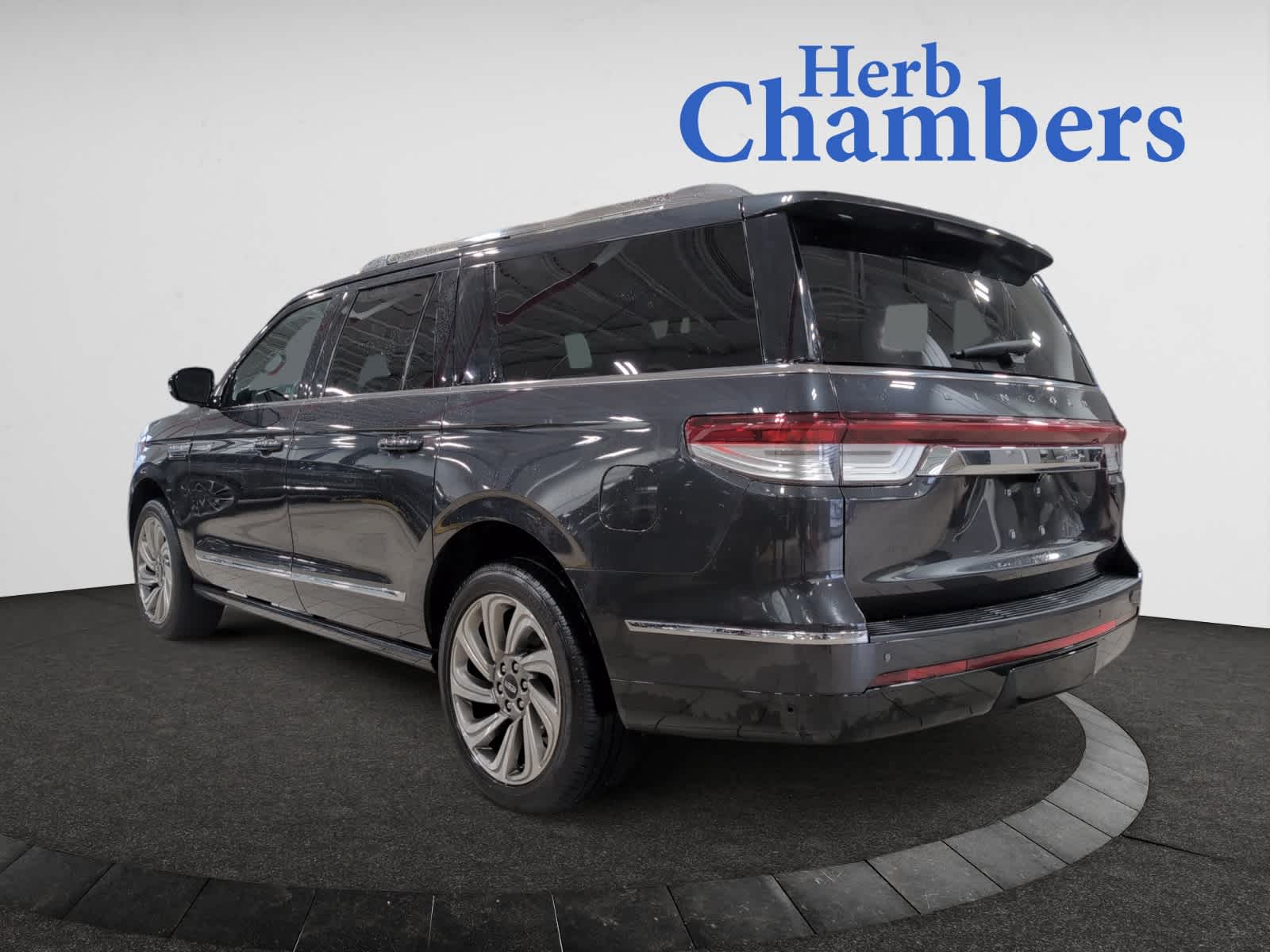 2023 Lincoln Navigator L Reserve photo 3