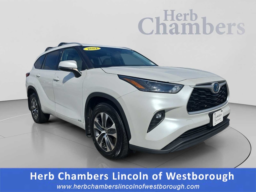 Used 2022 Toyota Highlander Hybrid XLE SUV