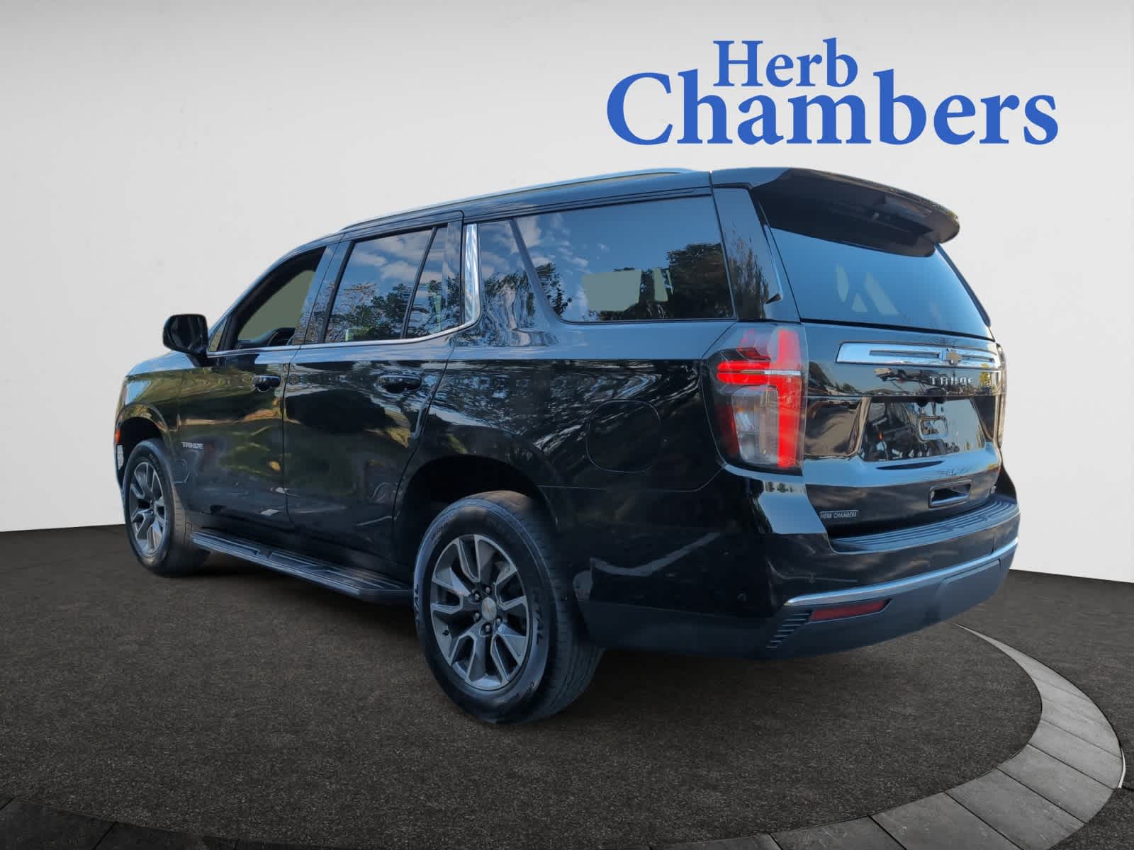 2023 Chevrolet Tahoe LT photo 2