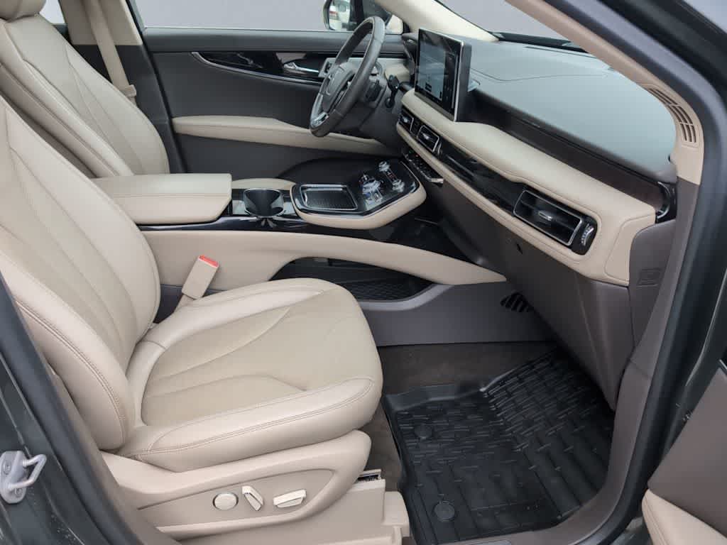 used 2022 Lincoln Nautilus car, priced at $34,598