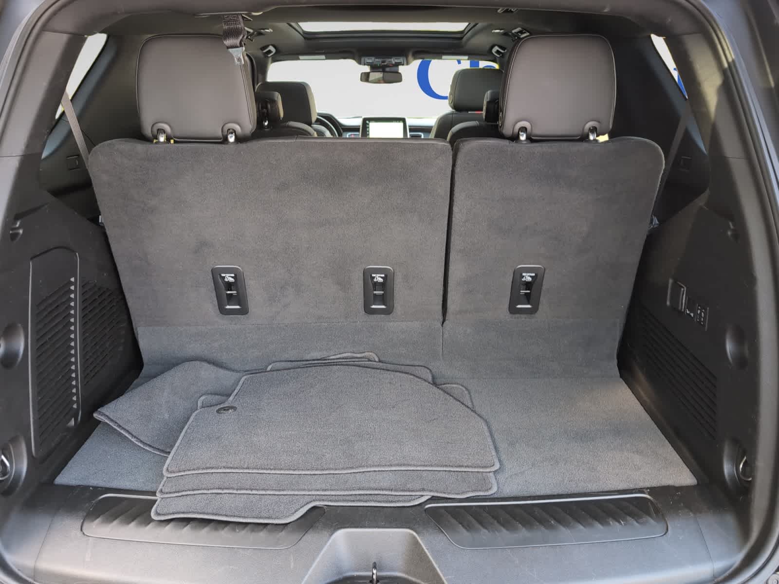 2023 Chevrolet Tahoe LT photo 3