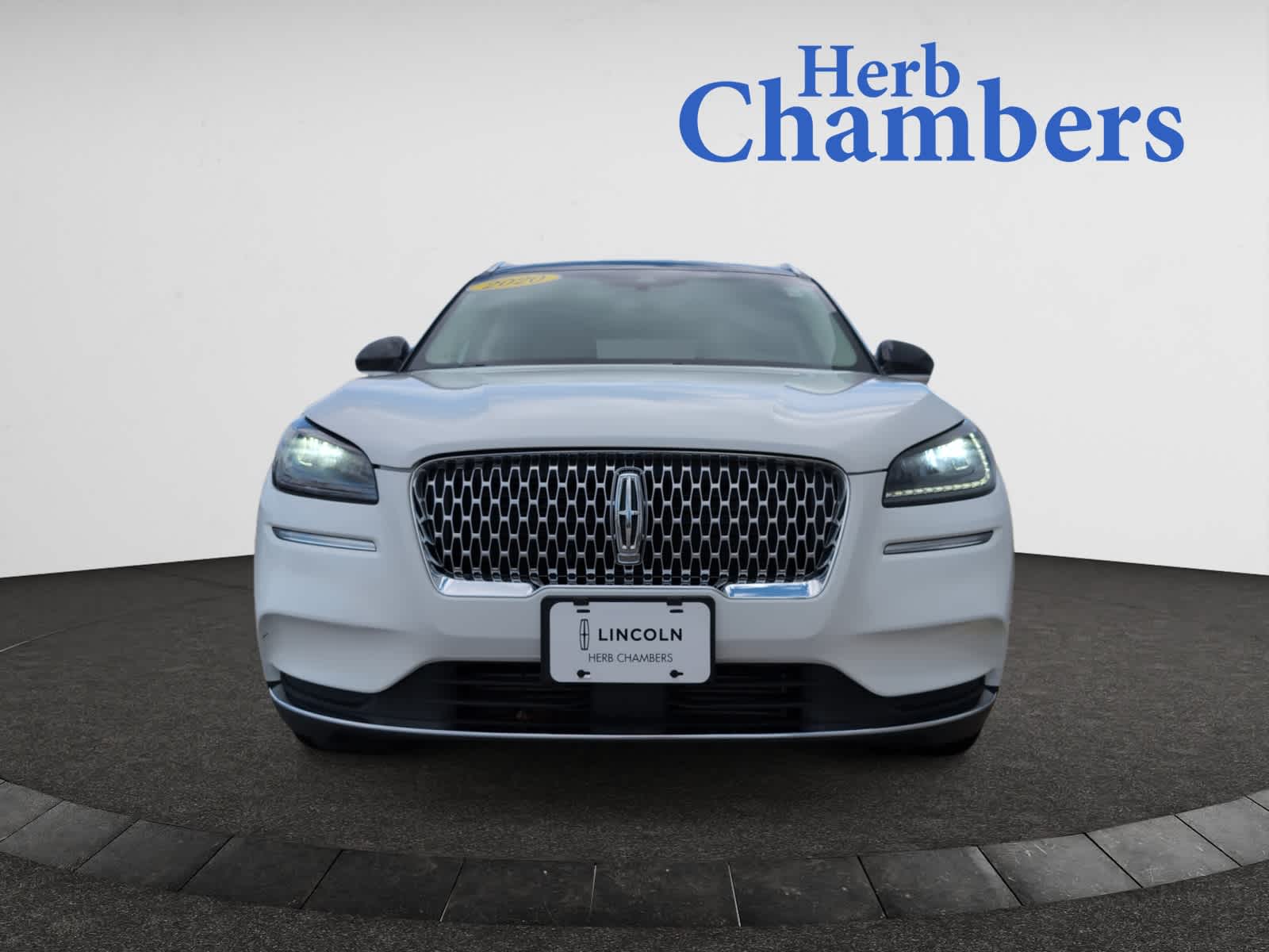 2020 Lincoln Corsair Standard photo 2