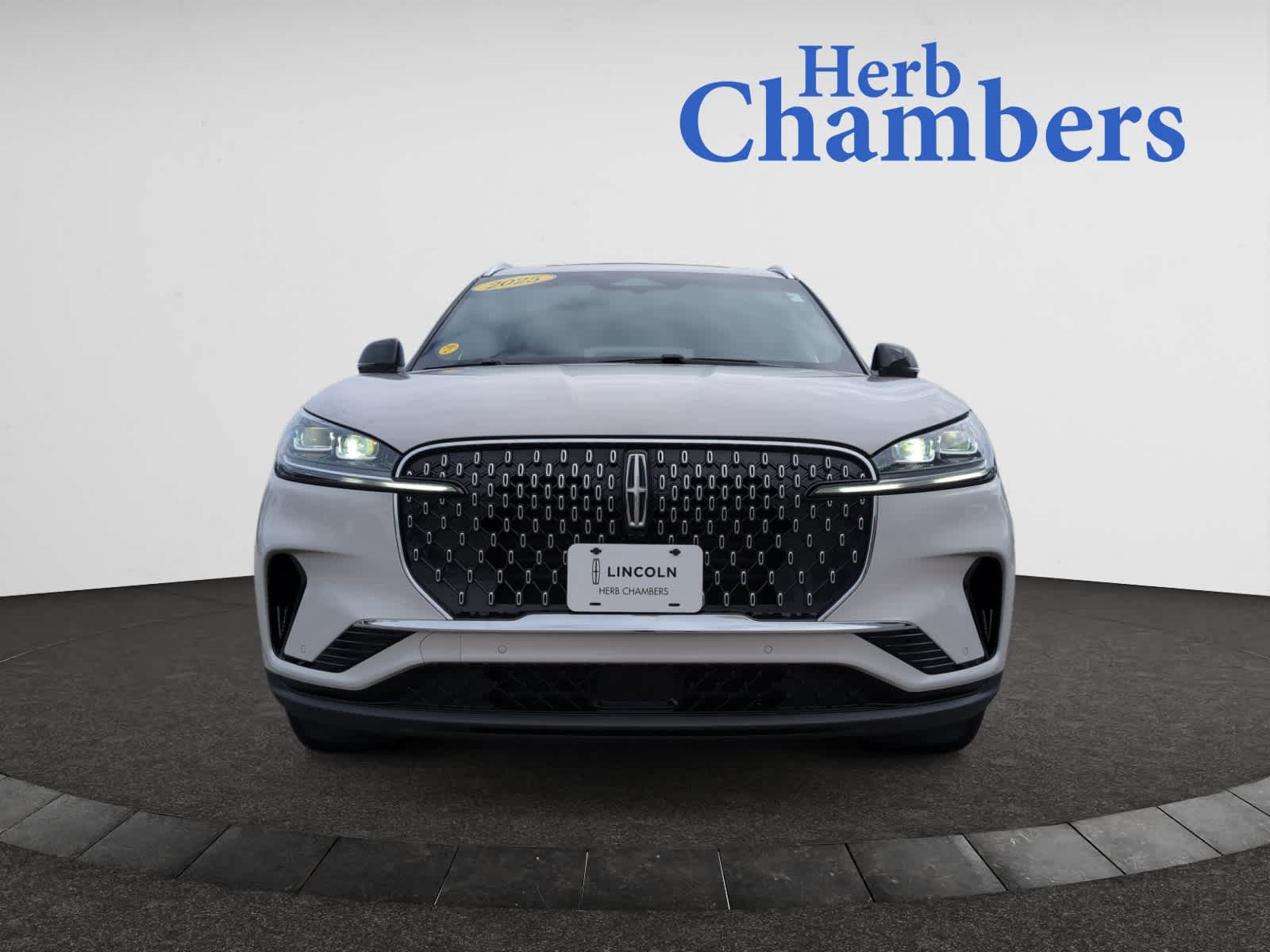 2025 Lincoln Aviator Reserve photo 2