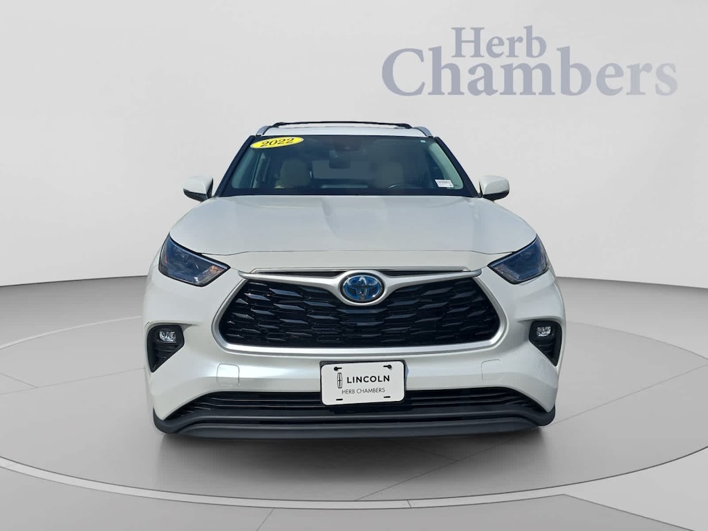 Used 2022 Toyota Highlander Hybrid XLE SUV