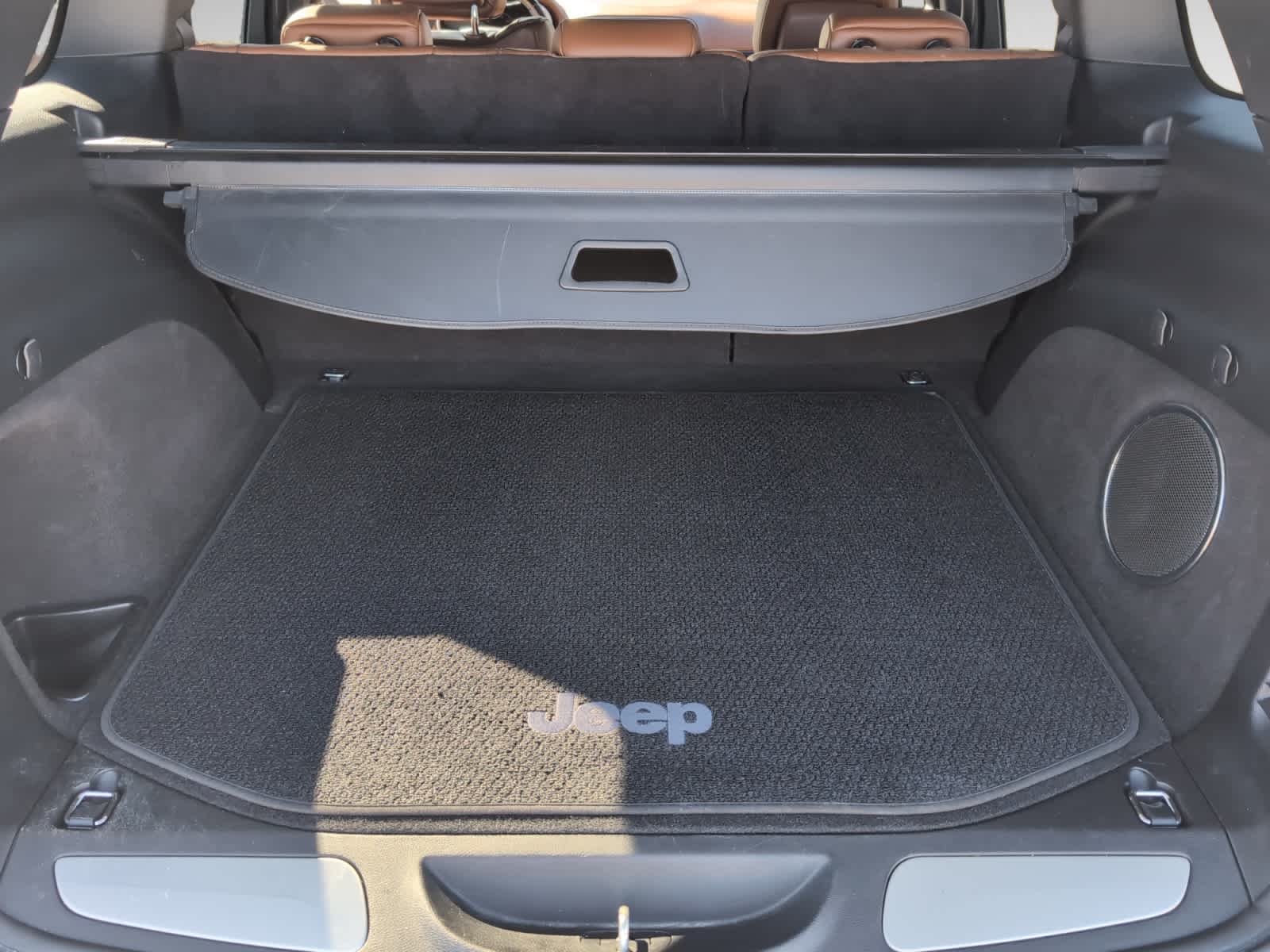 2019 Jeep Grand Cherokee Summit photo 4