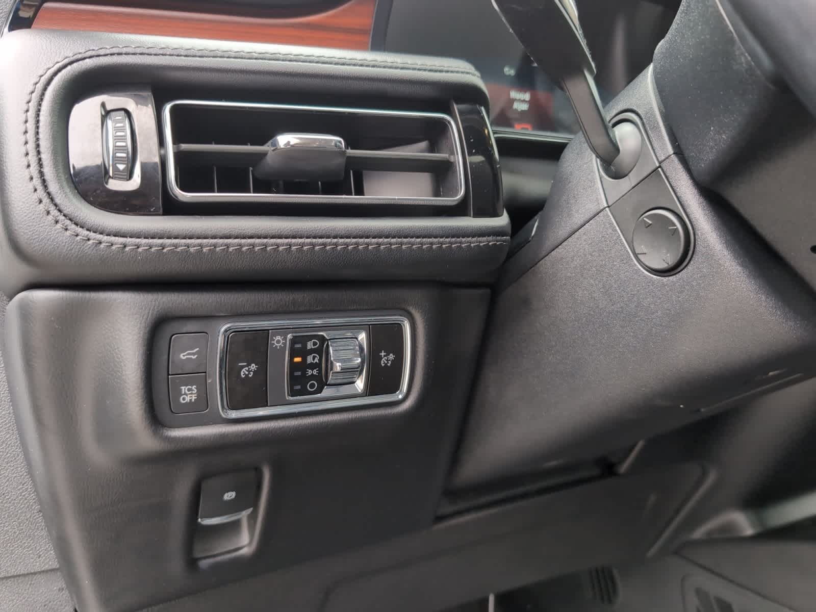 used 2022 Lincoln Nautilus car, priced at $34,598