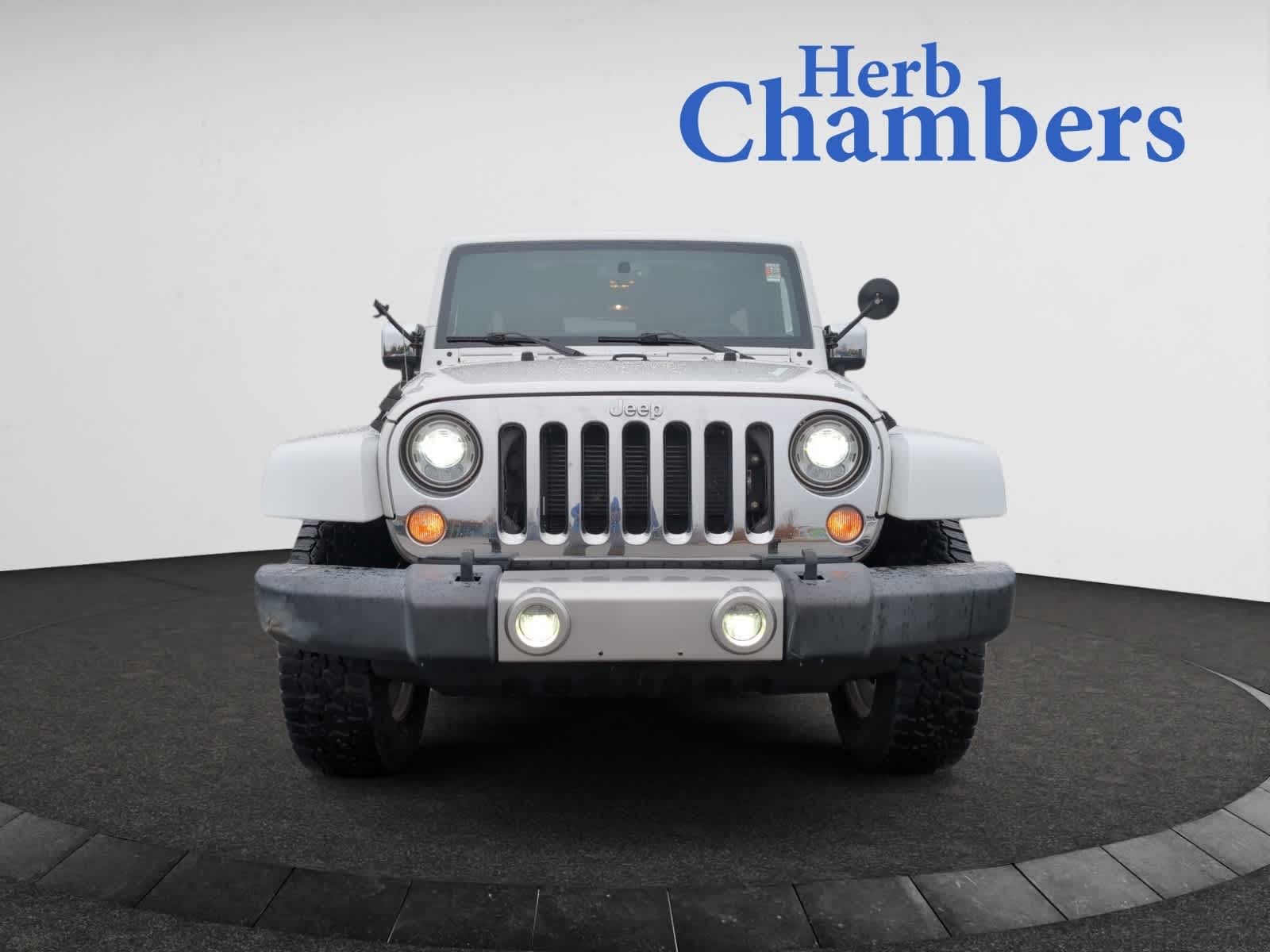 2017 Jeep Wrangler Unlimited Sahara photo 2