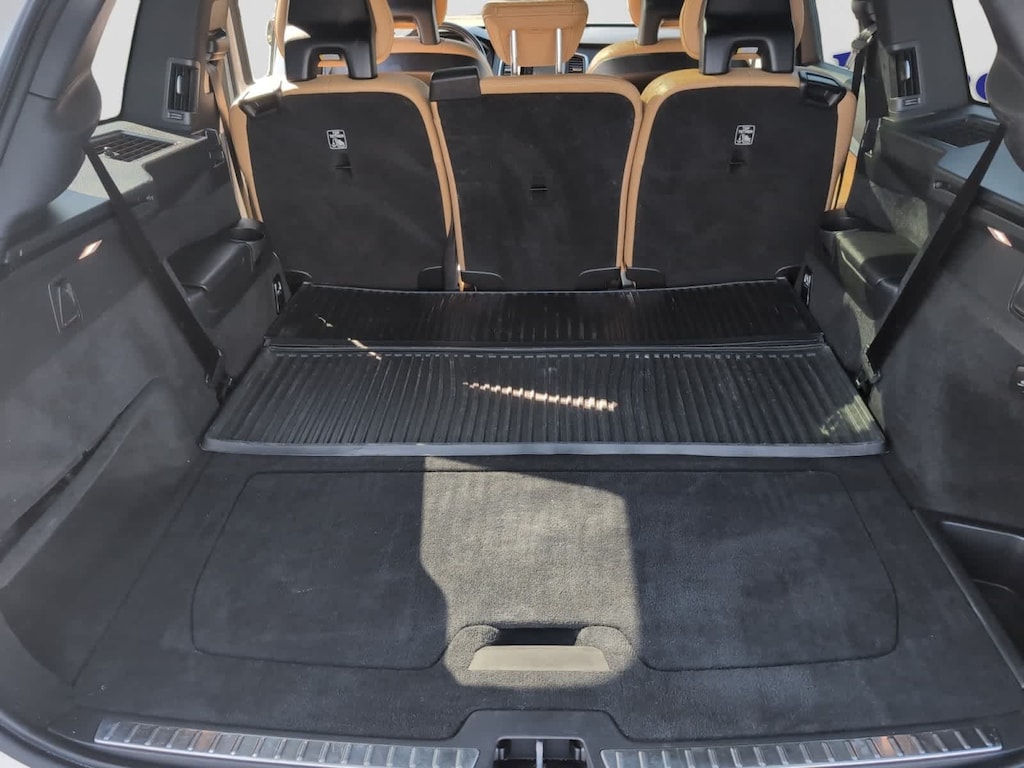 Used 2018 Volvo XC90 Momentum SUV