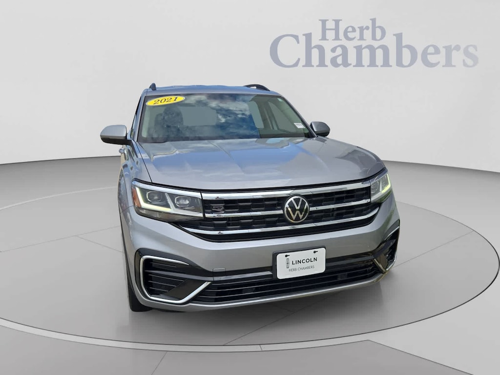 Used 2021 Volkswagen Atlas 3.6L V6 SE w/Technology R-Line SUV