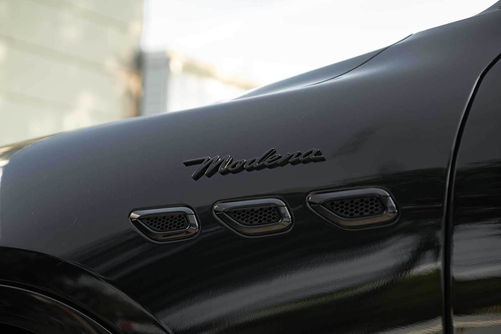 new 2025 Maserati Grecale car, priced at $92,675