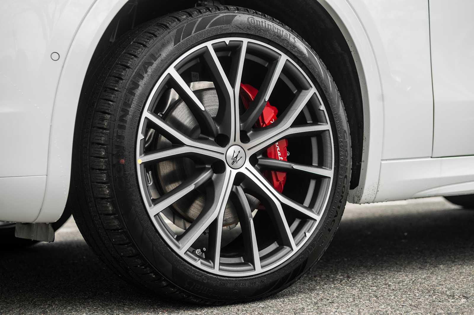 new 2025 Maserati Grecale car, priced at $92,885