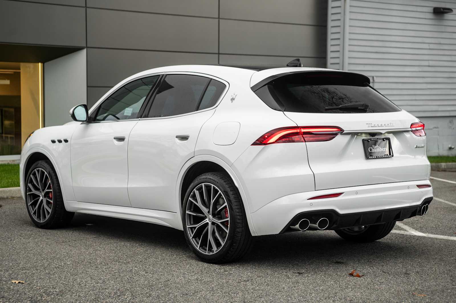 new 2025 Maserati Grecale car, priced at $92,885