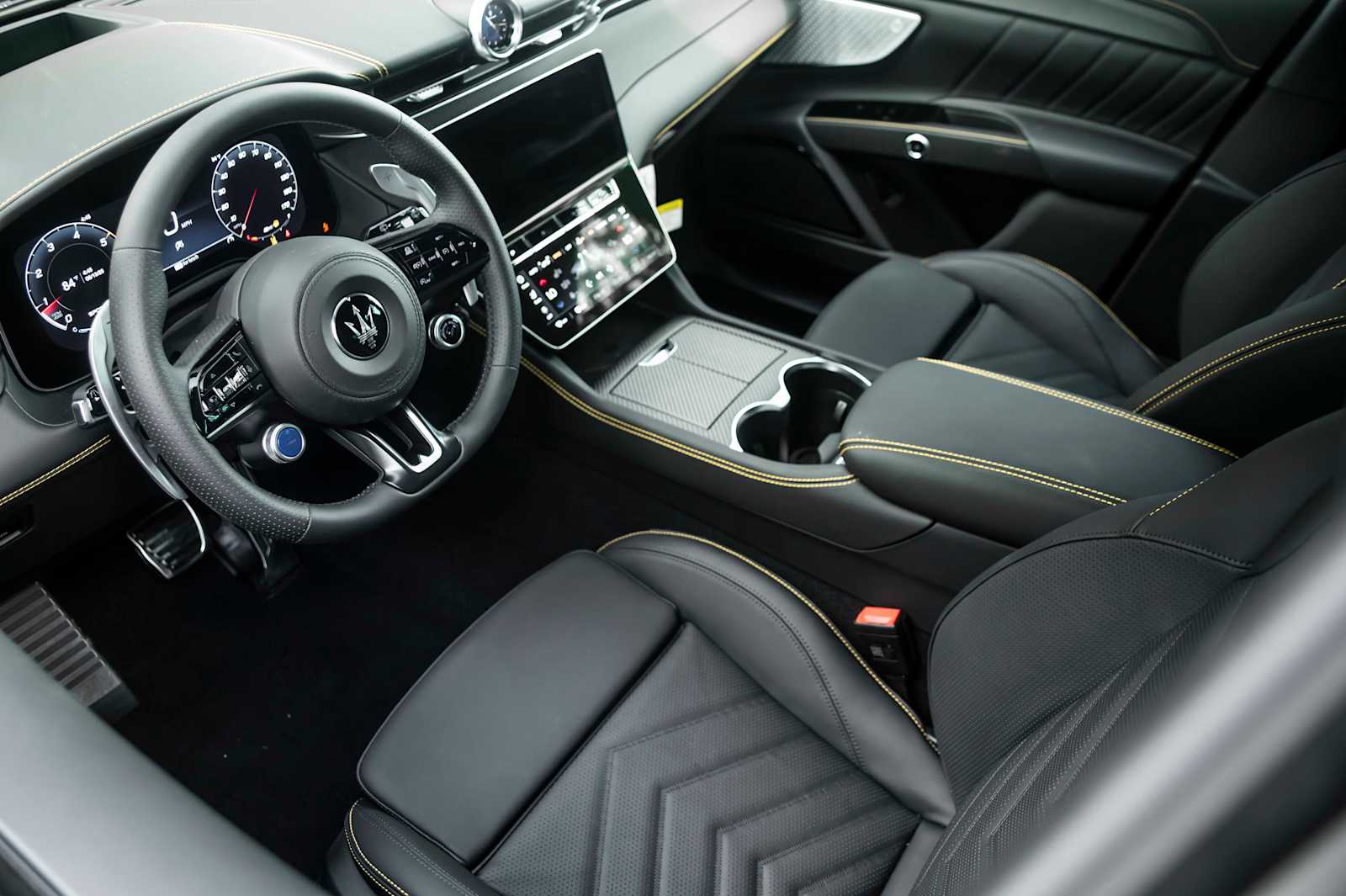 new 2025 Maserati Grecale car, priced at $93,485