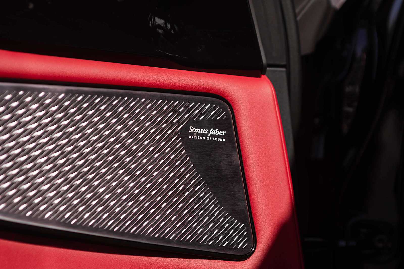 new 2025 Maserati Grecale car, priced at $92,675