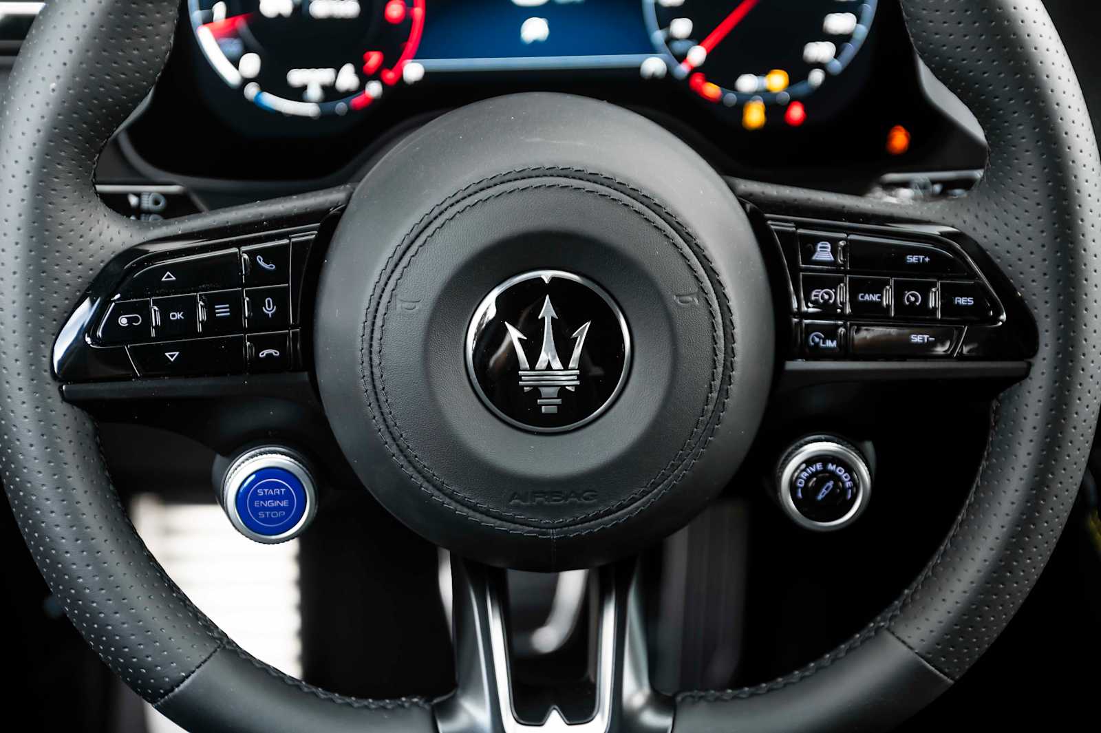 new 2025 Maserati Grecale car, priced at $93,485