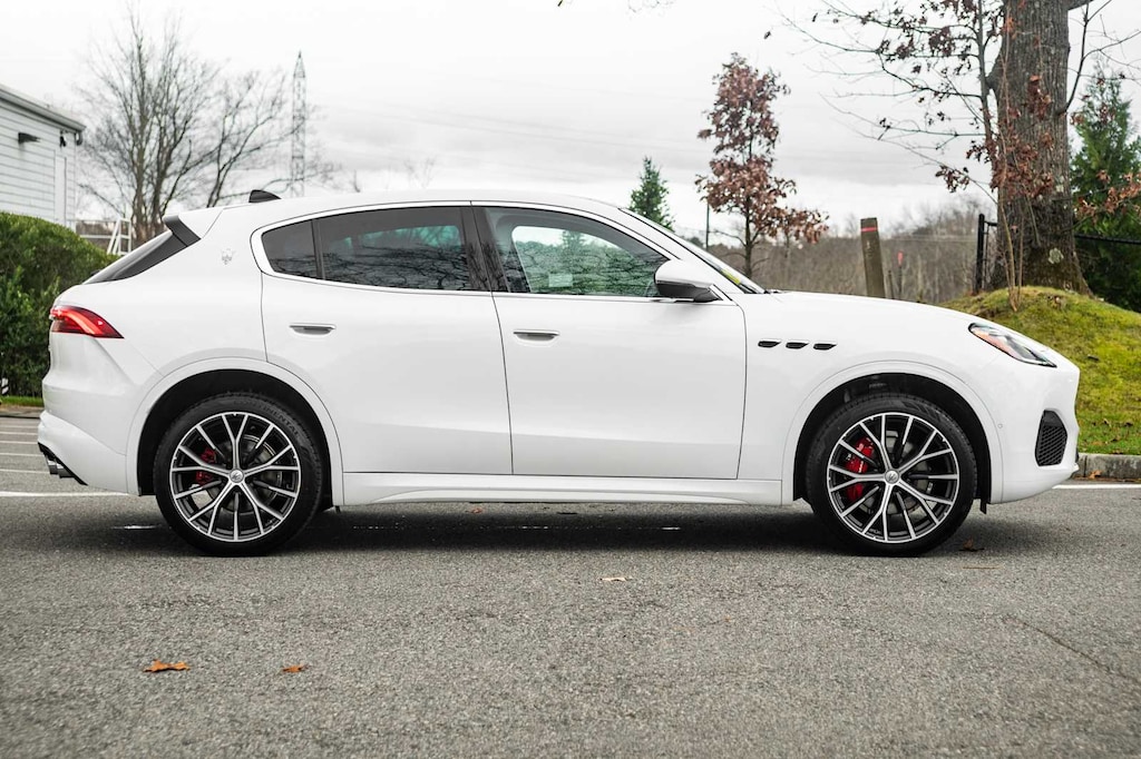 New 2025 Maserati Grecale SUV