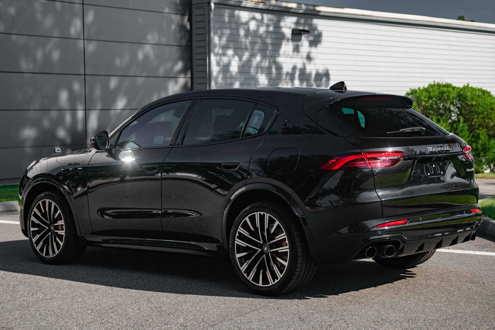 new 2025 Maserati Grecale car, priced at $92,675