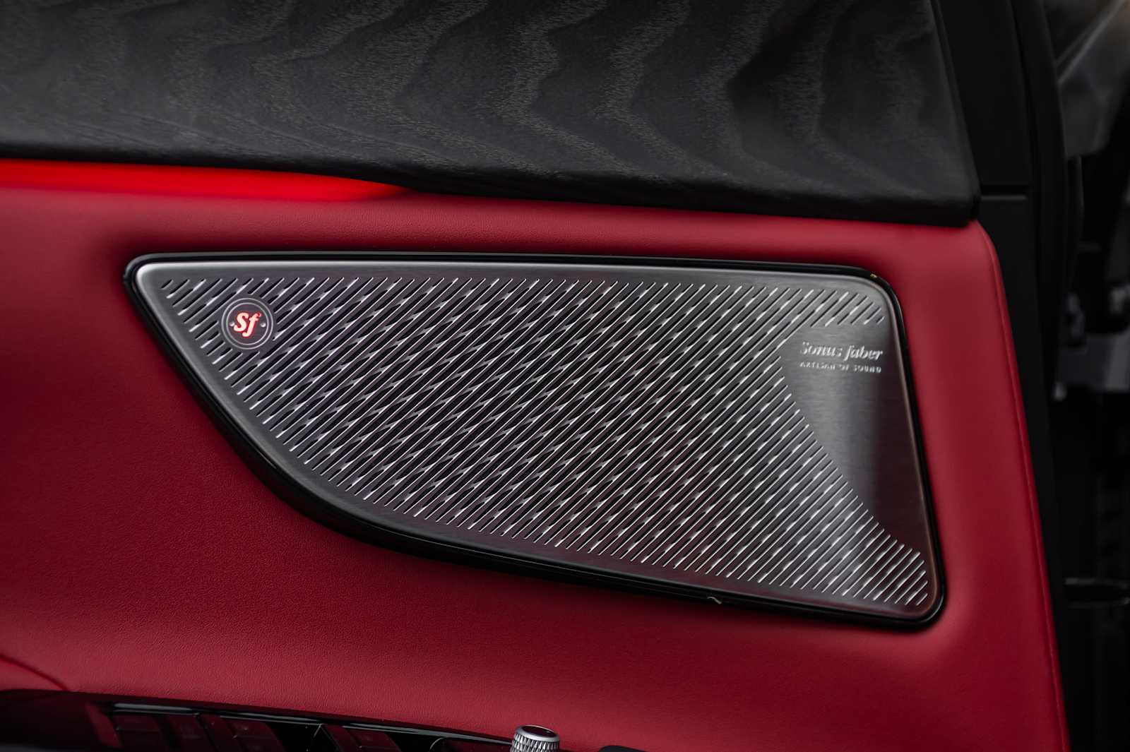 new 2025 Maserati Grecale car, priced at $91,505