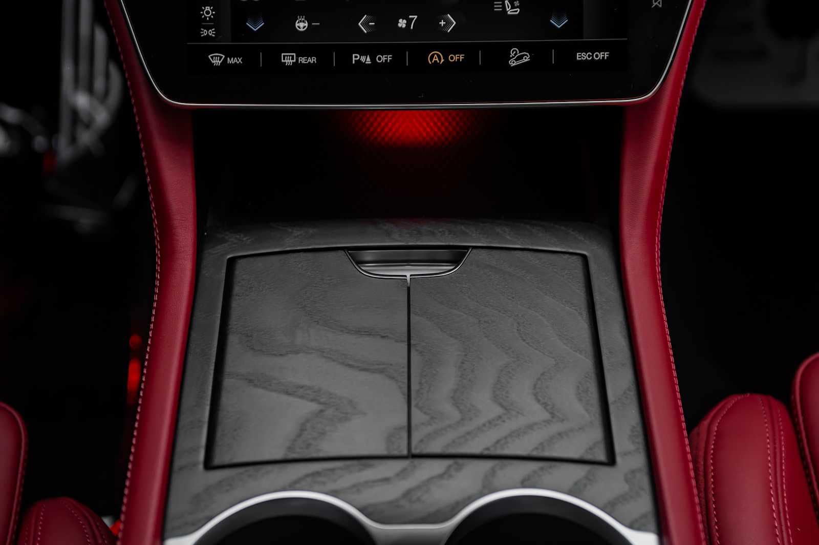 new 2025 Maserati Grecale car, priced at $91,505