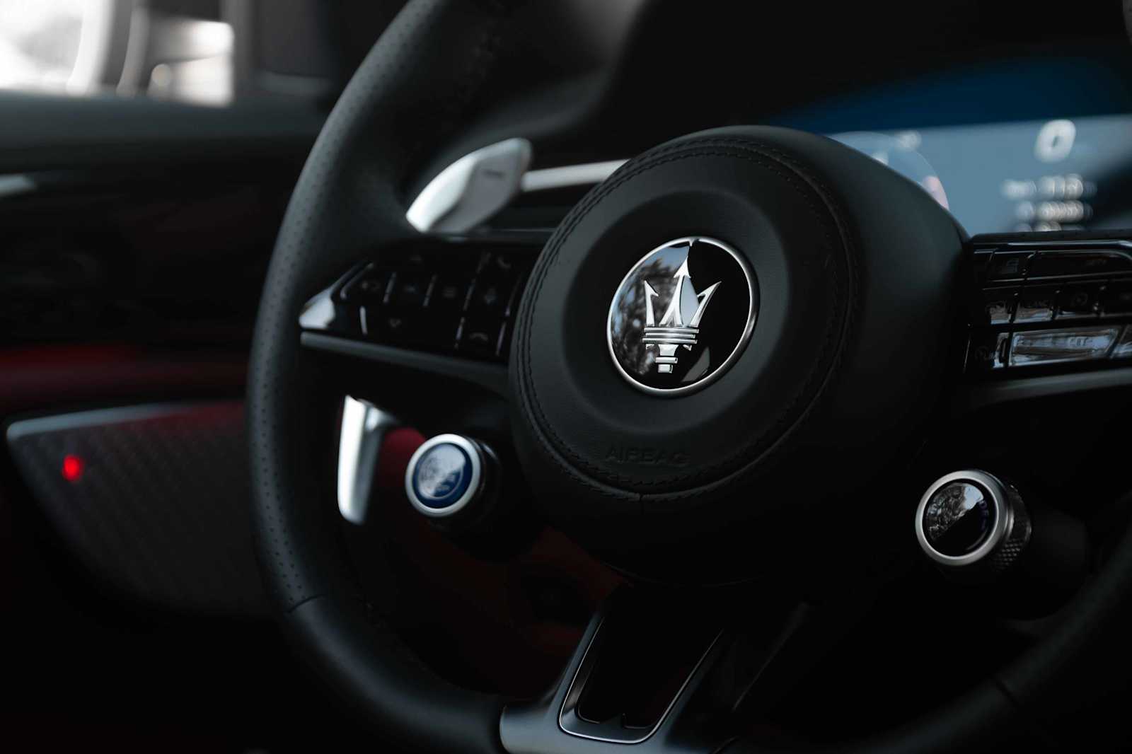 new 2025 Maserati Grecale car, priced at $92,675