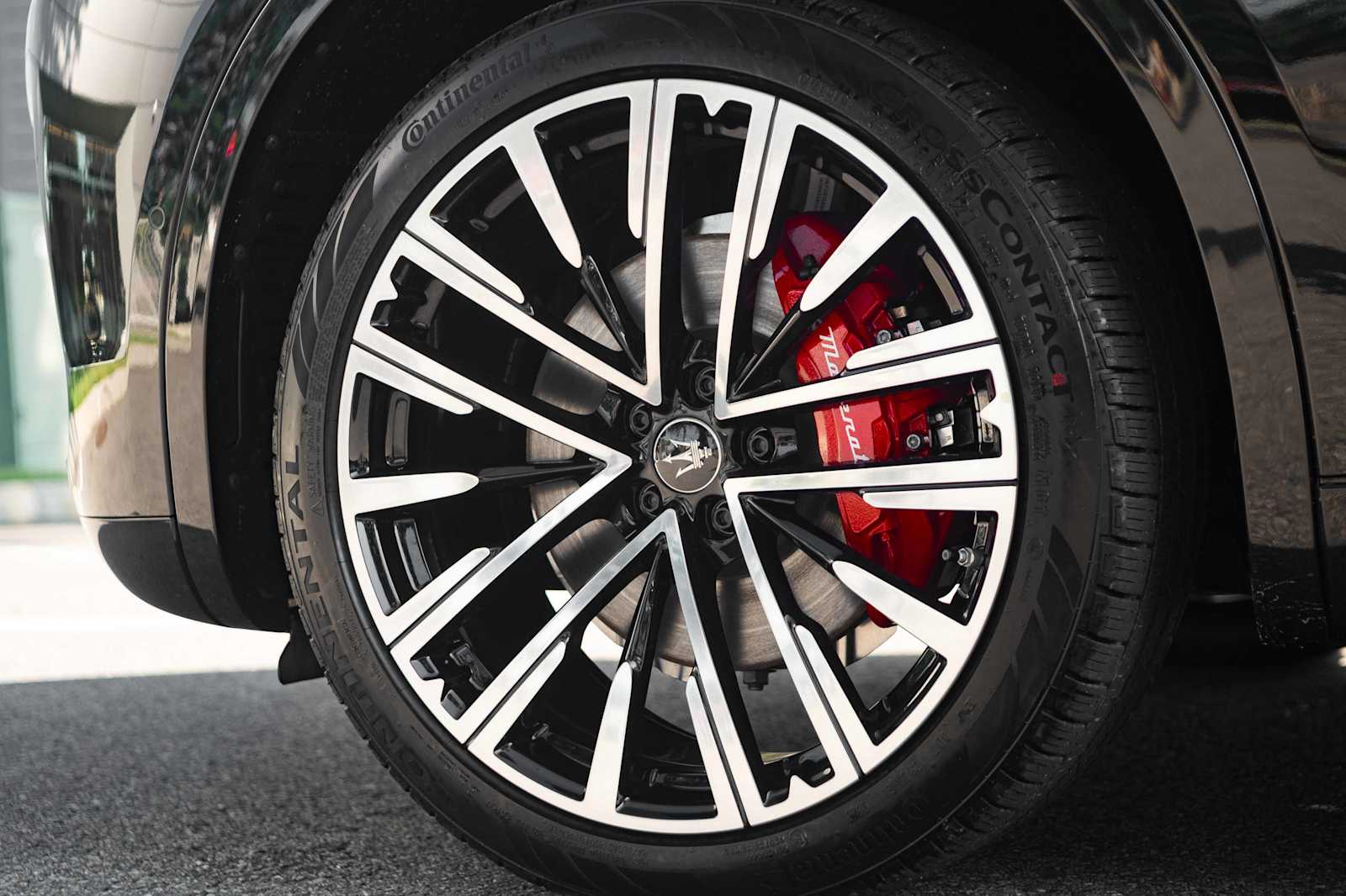 new 2025 Maserati Grecale car, priced at $92,675