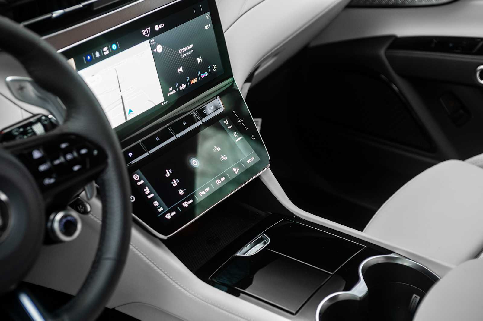 new 2025 Maserati Grecale car, priced at $92,885