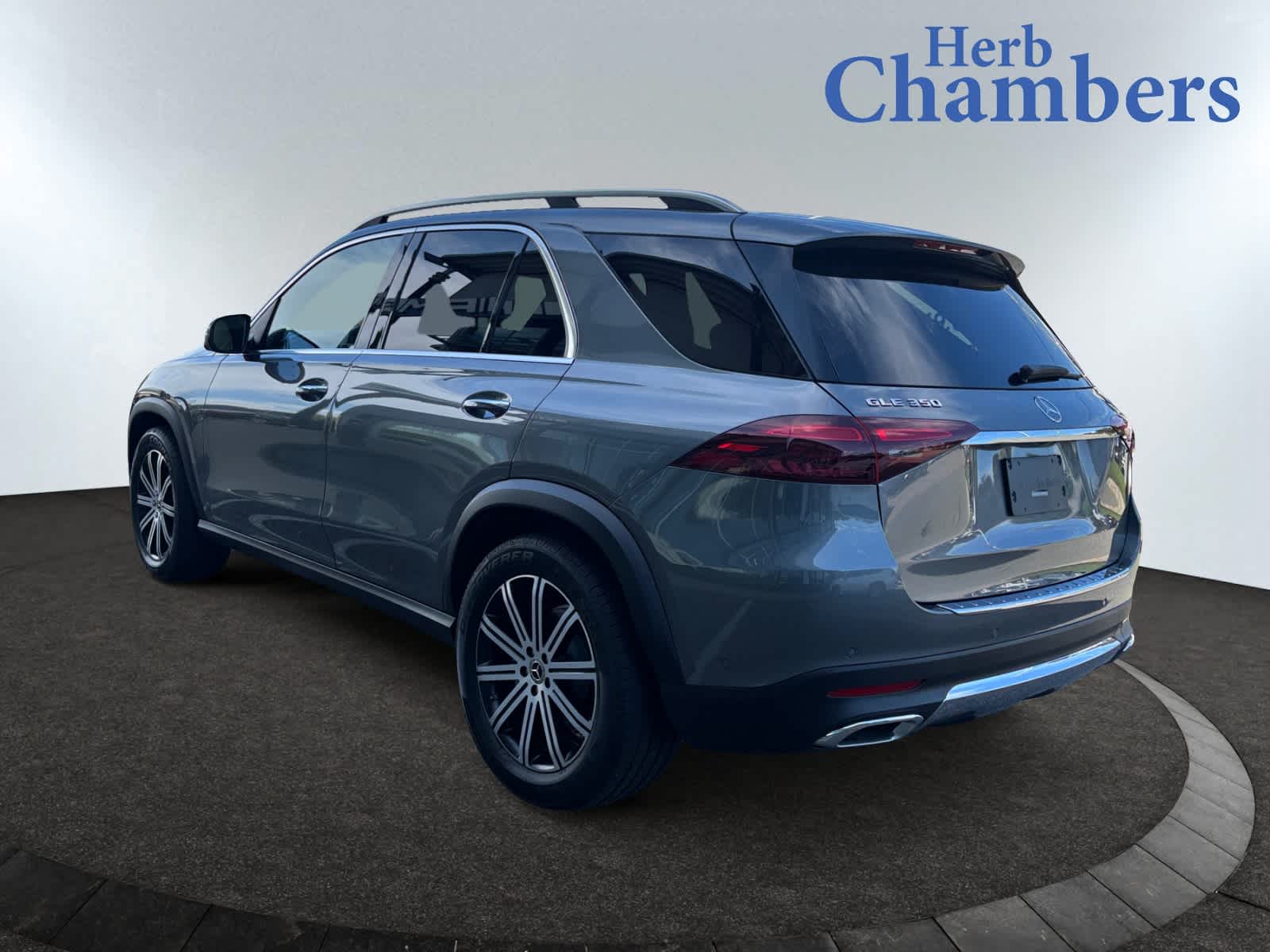 2025 Mercedes Benz GLE 350 4MATIC photo 3