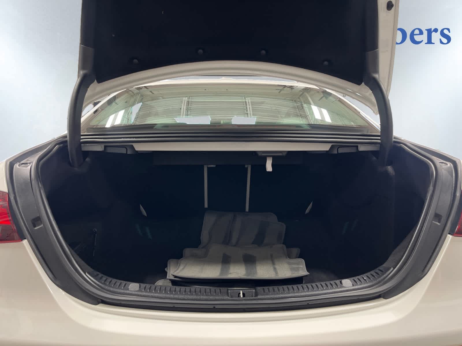 2021 Mercedes Benz E 350 4MATIC photo 4