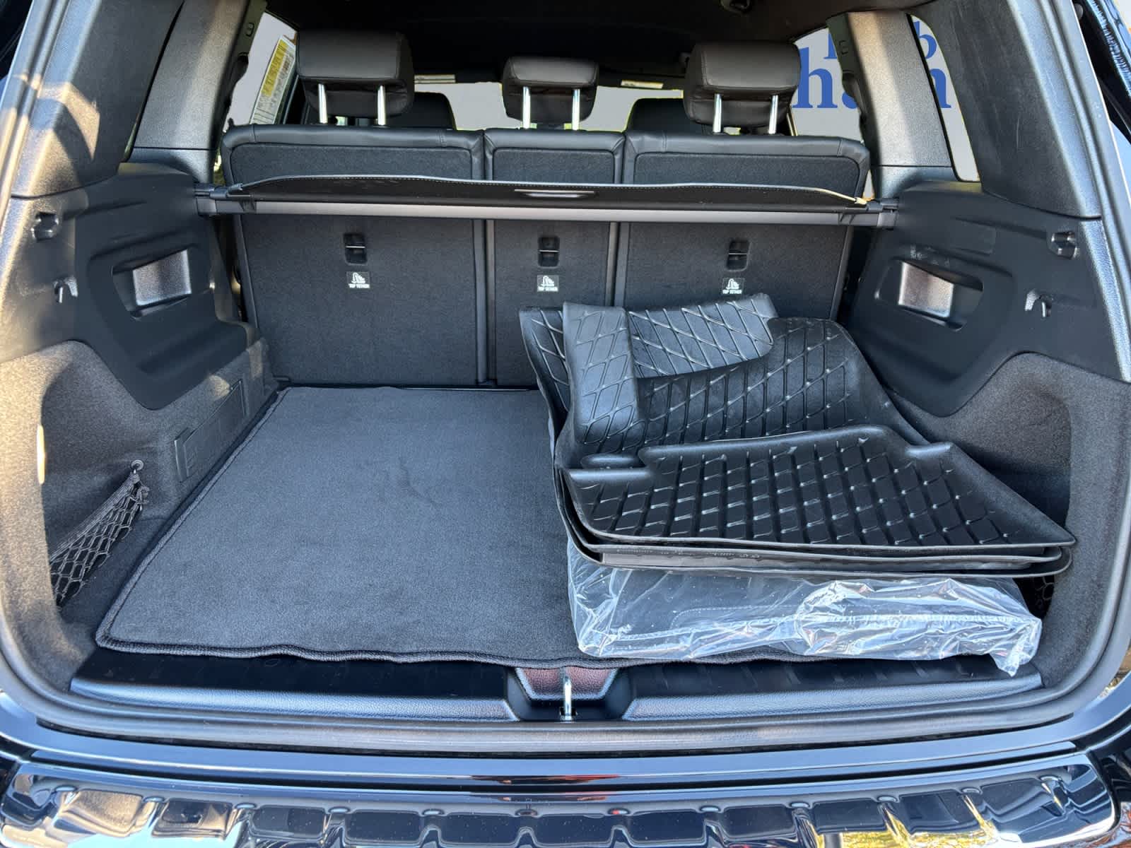 2025 Mercedes Benz GLB 250 4MATIC photo 3