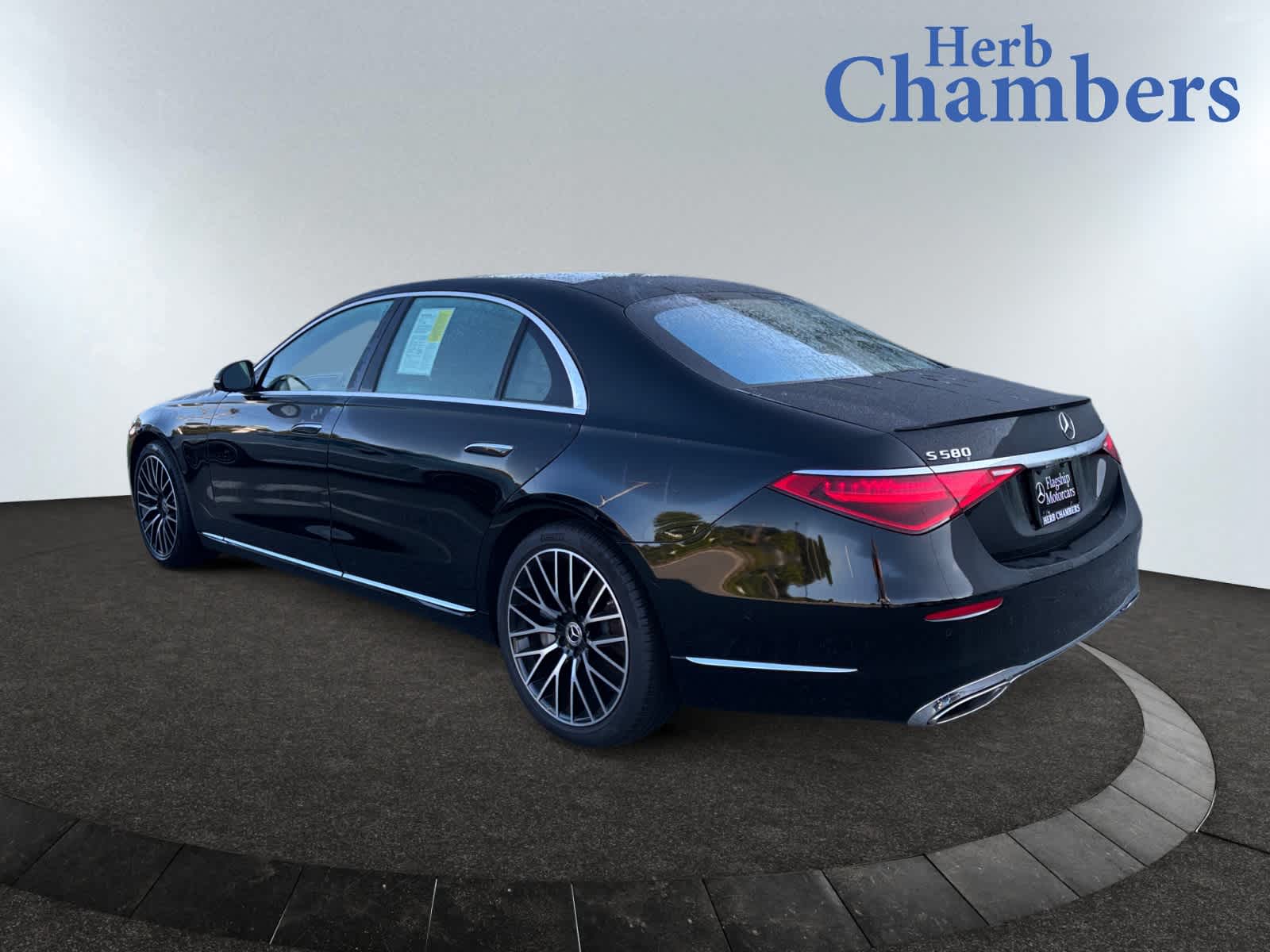 2025 Mercedes Benz S 580 4MATIC photo 3