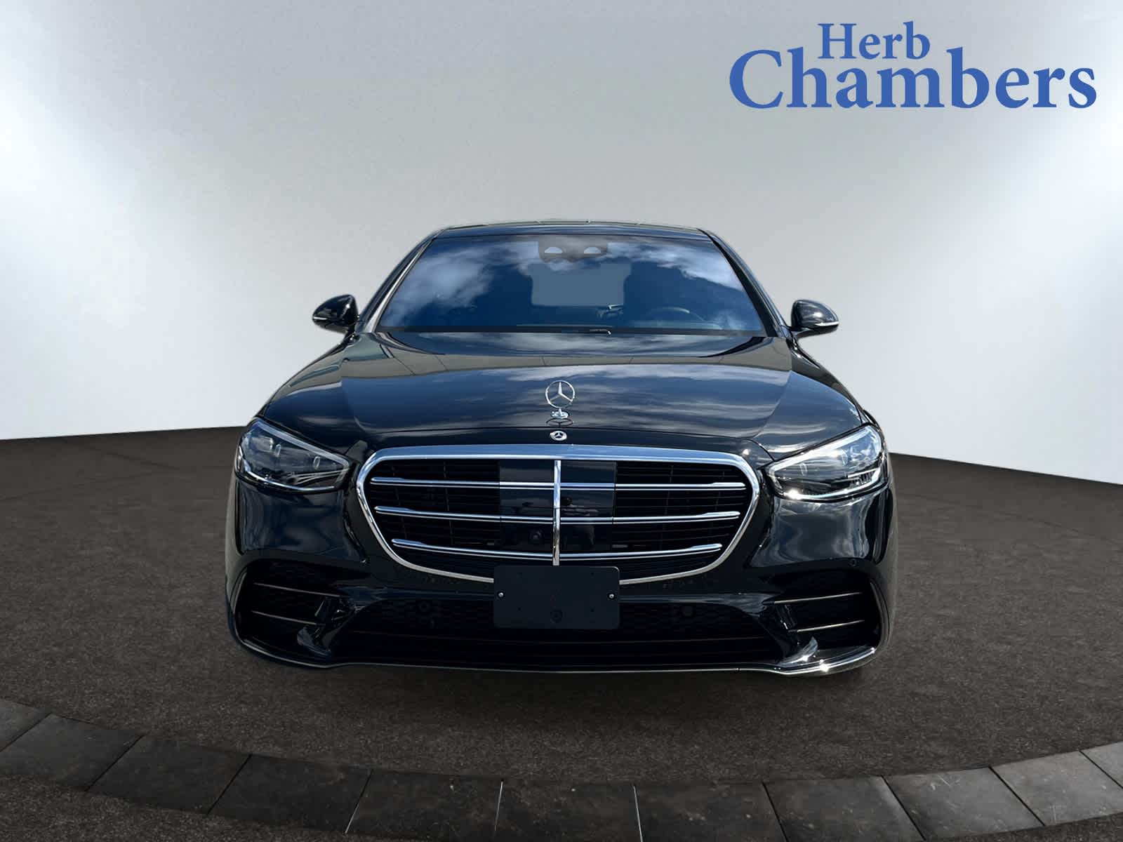 2025 Mercedes Benz S 580 4MATIC photo 2