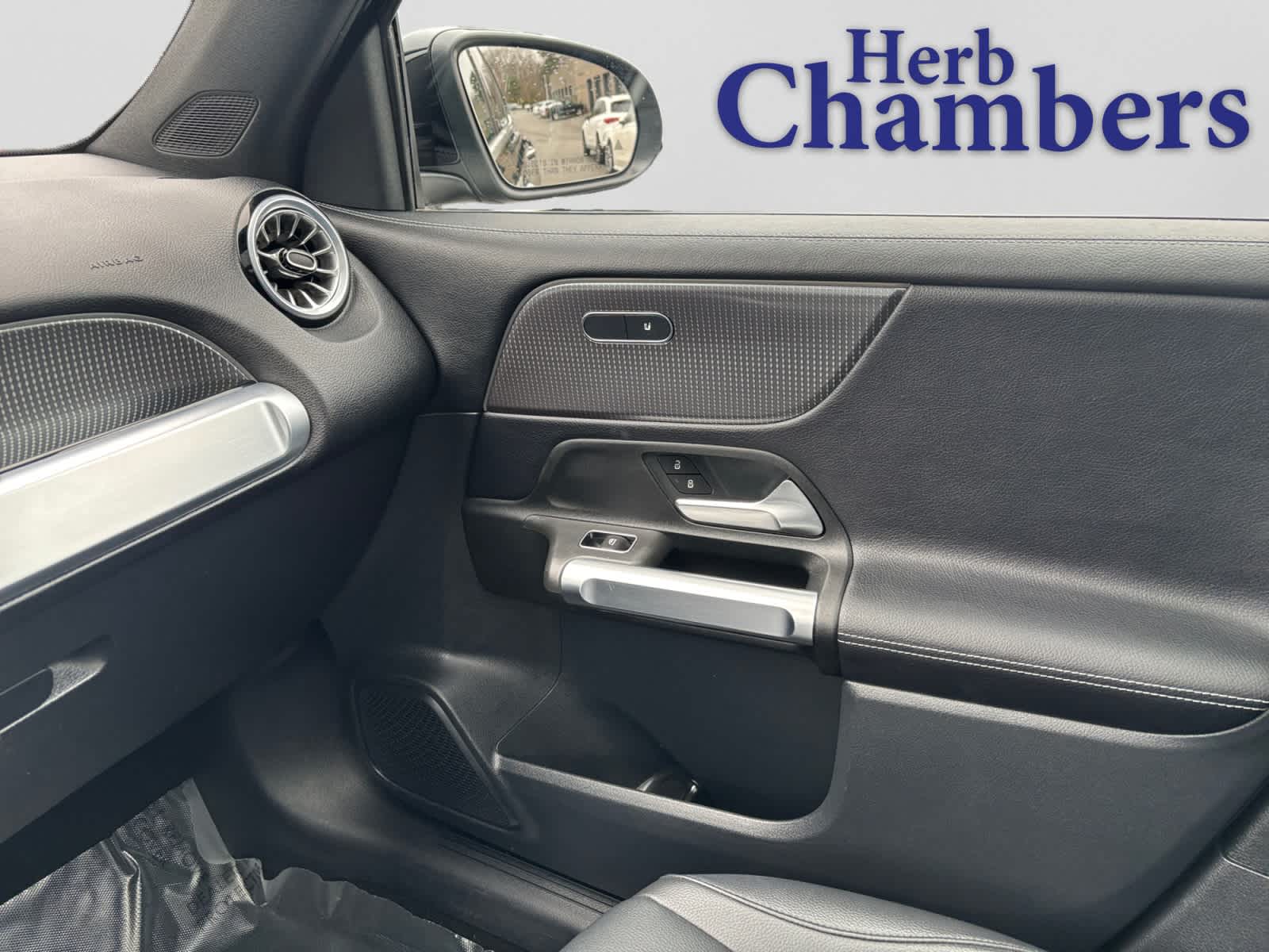 used 2022 Mercedes-Benz GLB 250 car, priced at $29,998